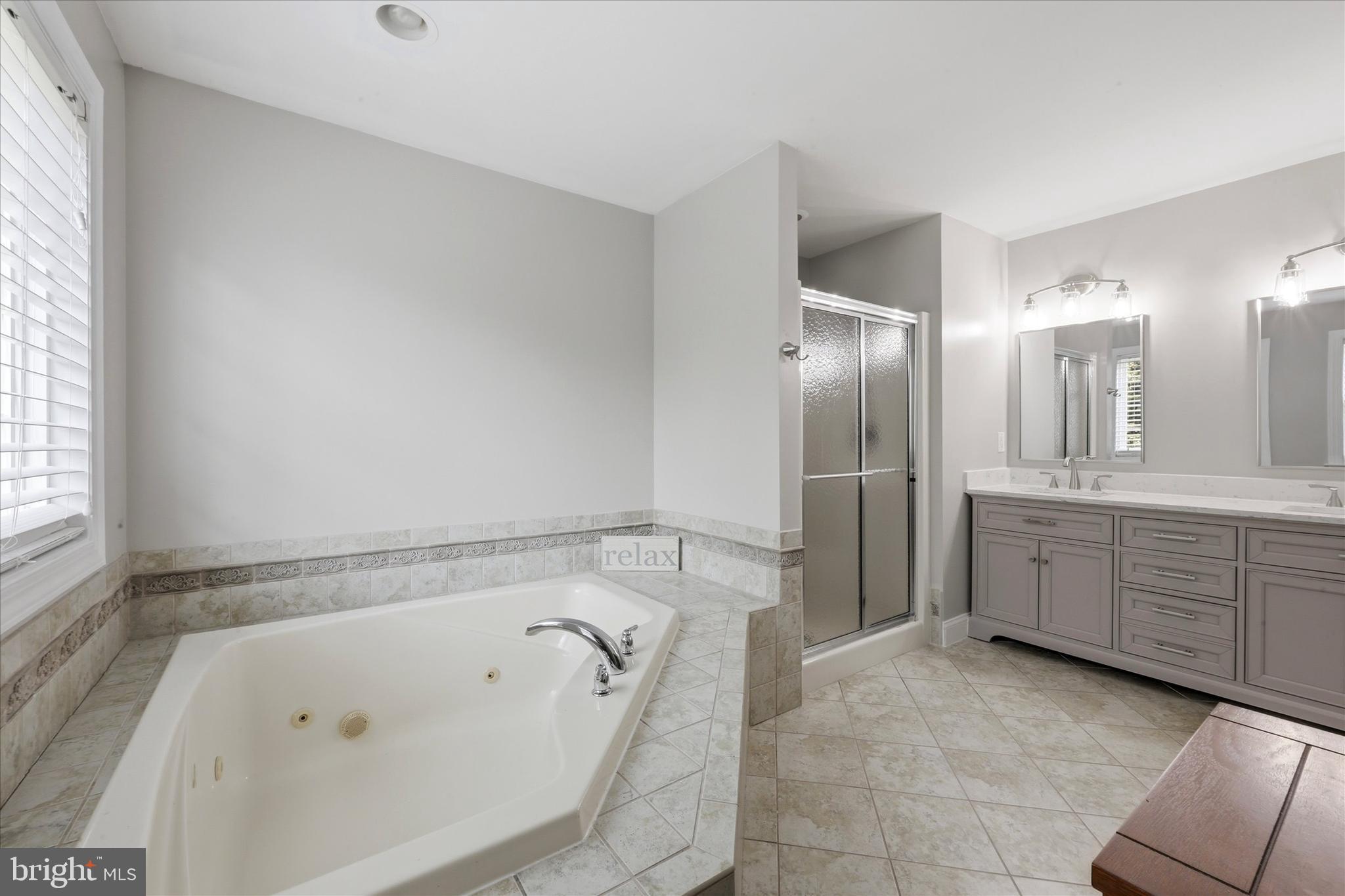 WOODLAND HOLW - Residential