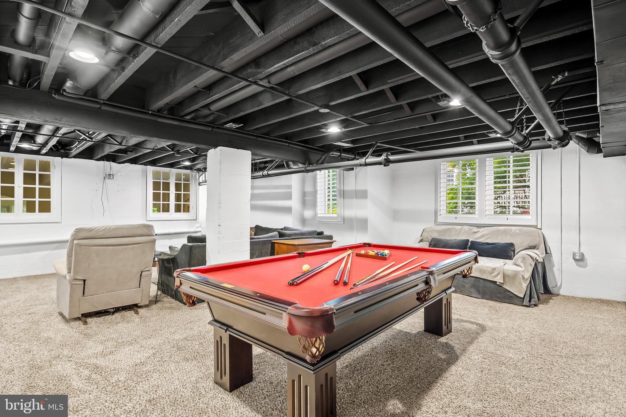 ROLAND PARK - Residential