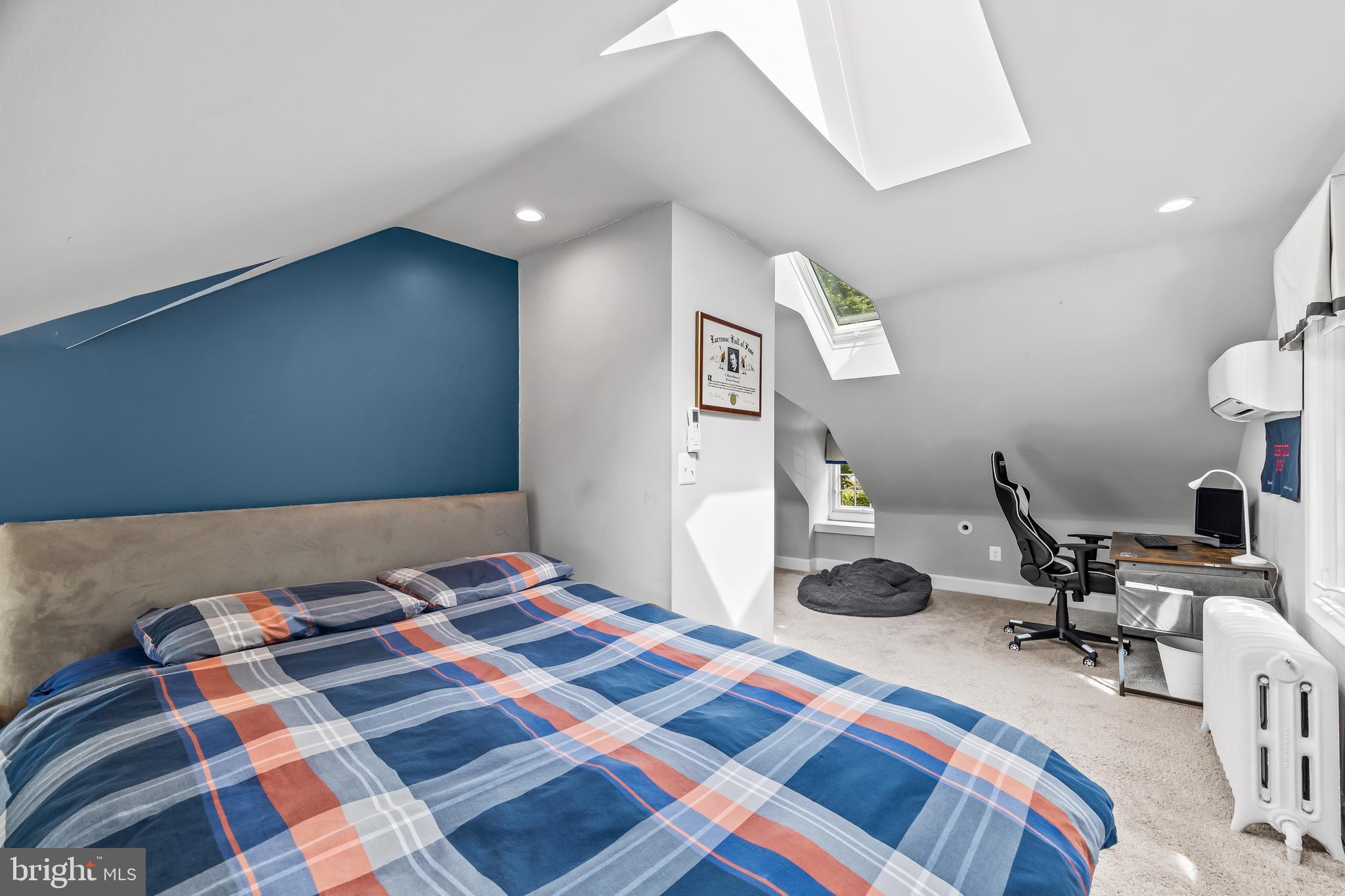 ROLAND PARK - Residential