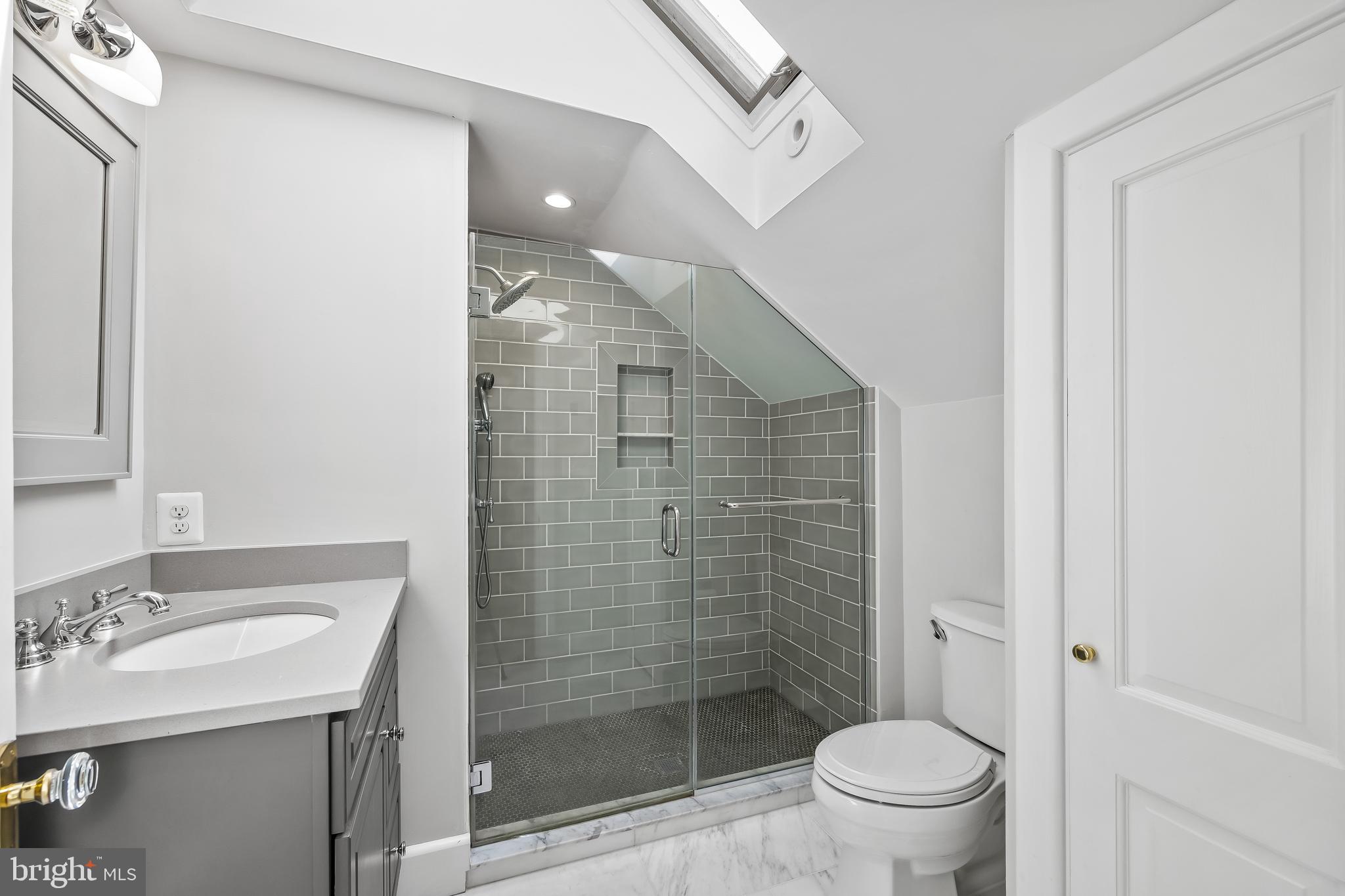 ROLAND PARK - Residential