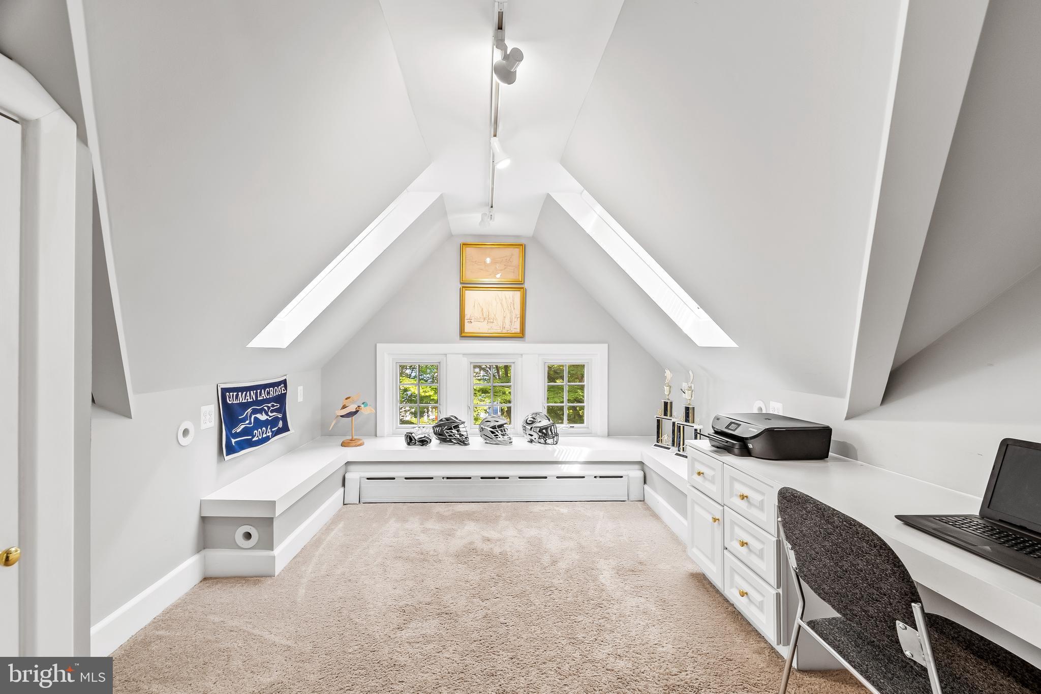 ROLAND PARK - Residential