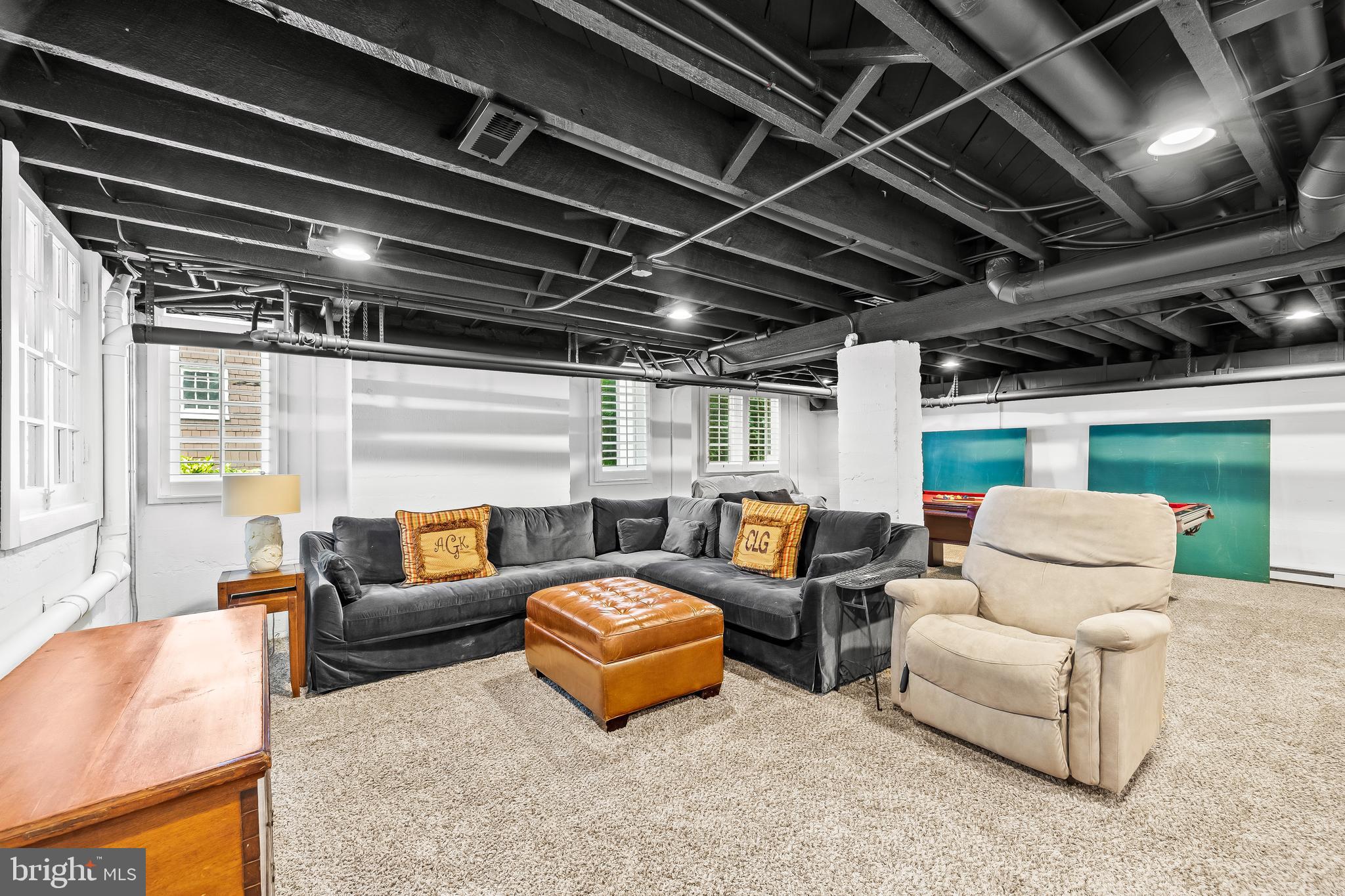 ROLAND PARK - Residential