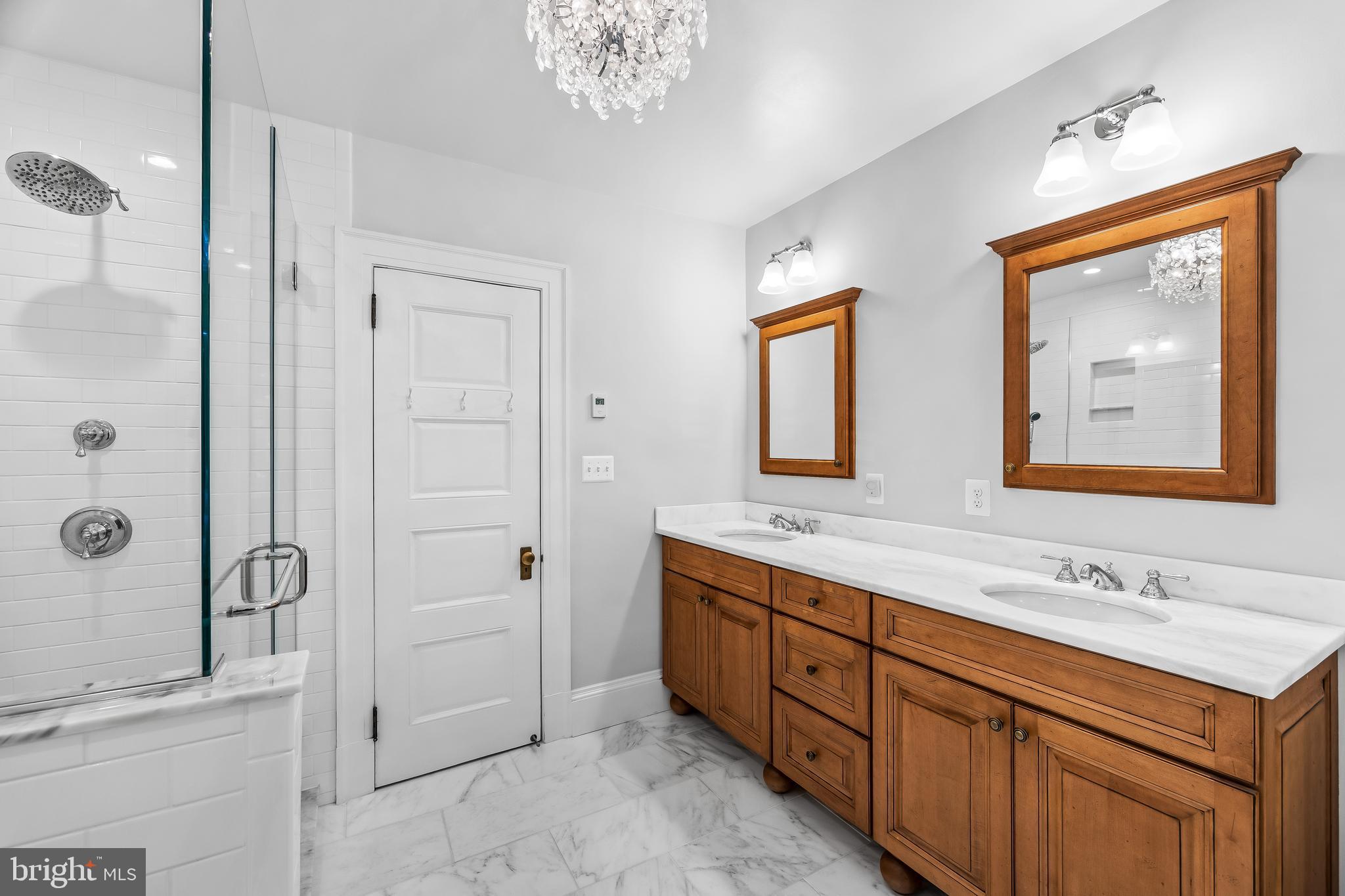 ROLAND PARK - Residential