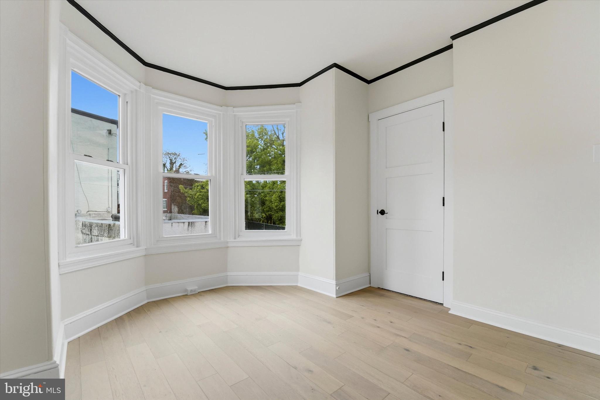 ROXBOROUGH - Residential