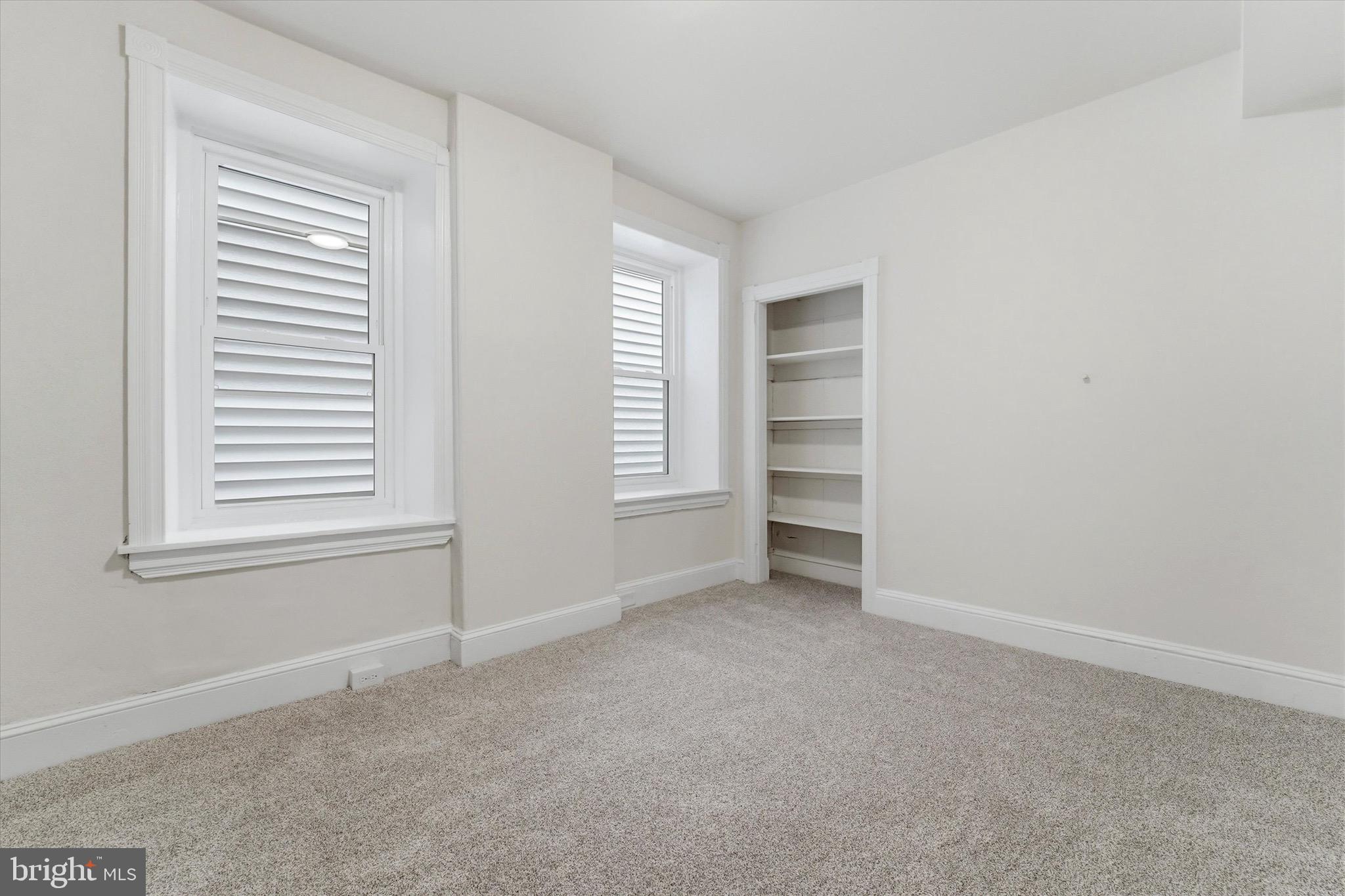 ROXBOROUGH - Residential