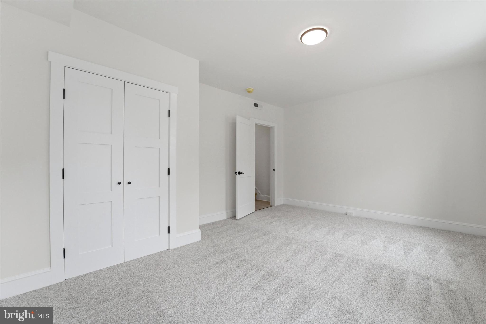 ROXBOROUGH - Residential