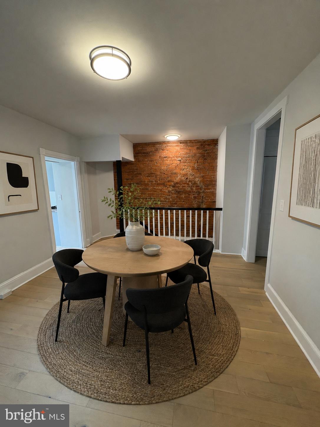ROXBOROUGH - Residential