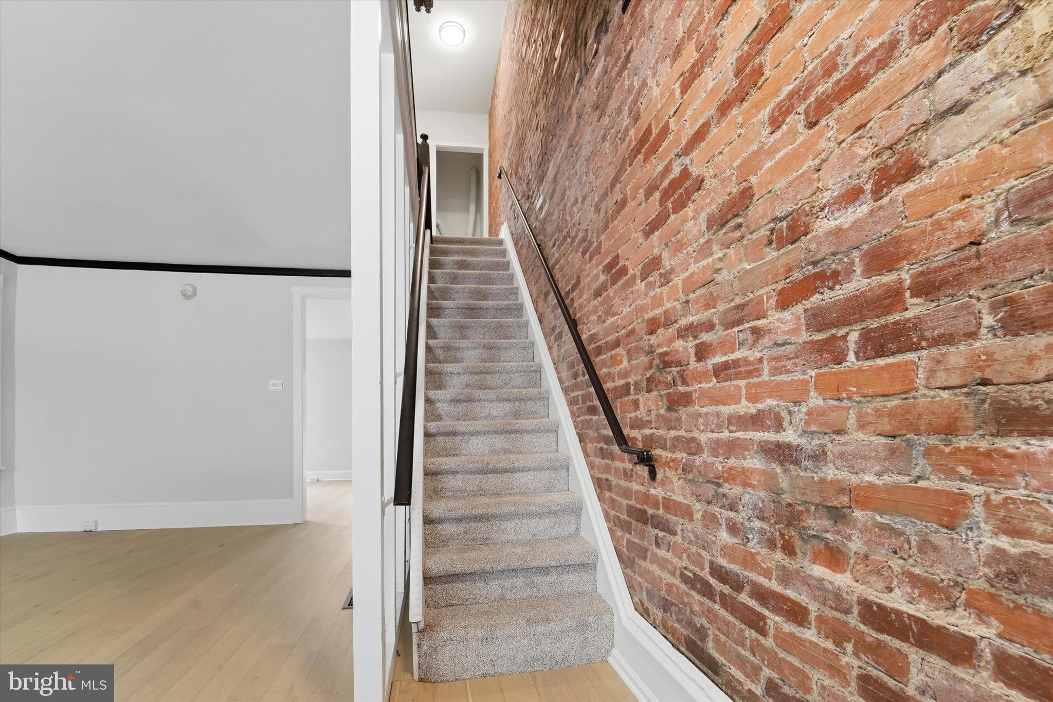 ROXBOROUGH - Residential