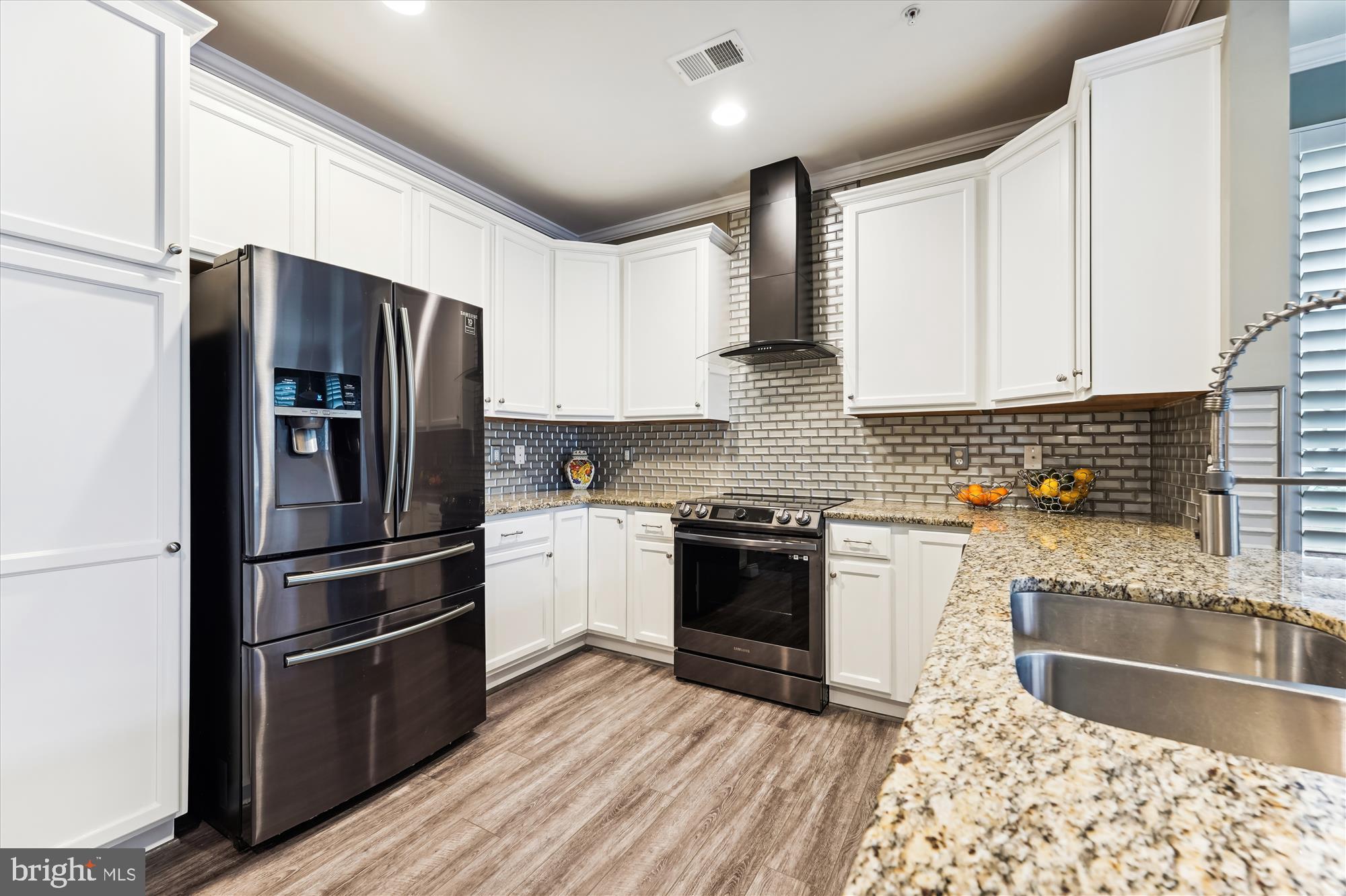 THE VILLAGES OF STEEPLEC - Residential