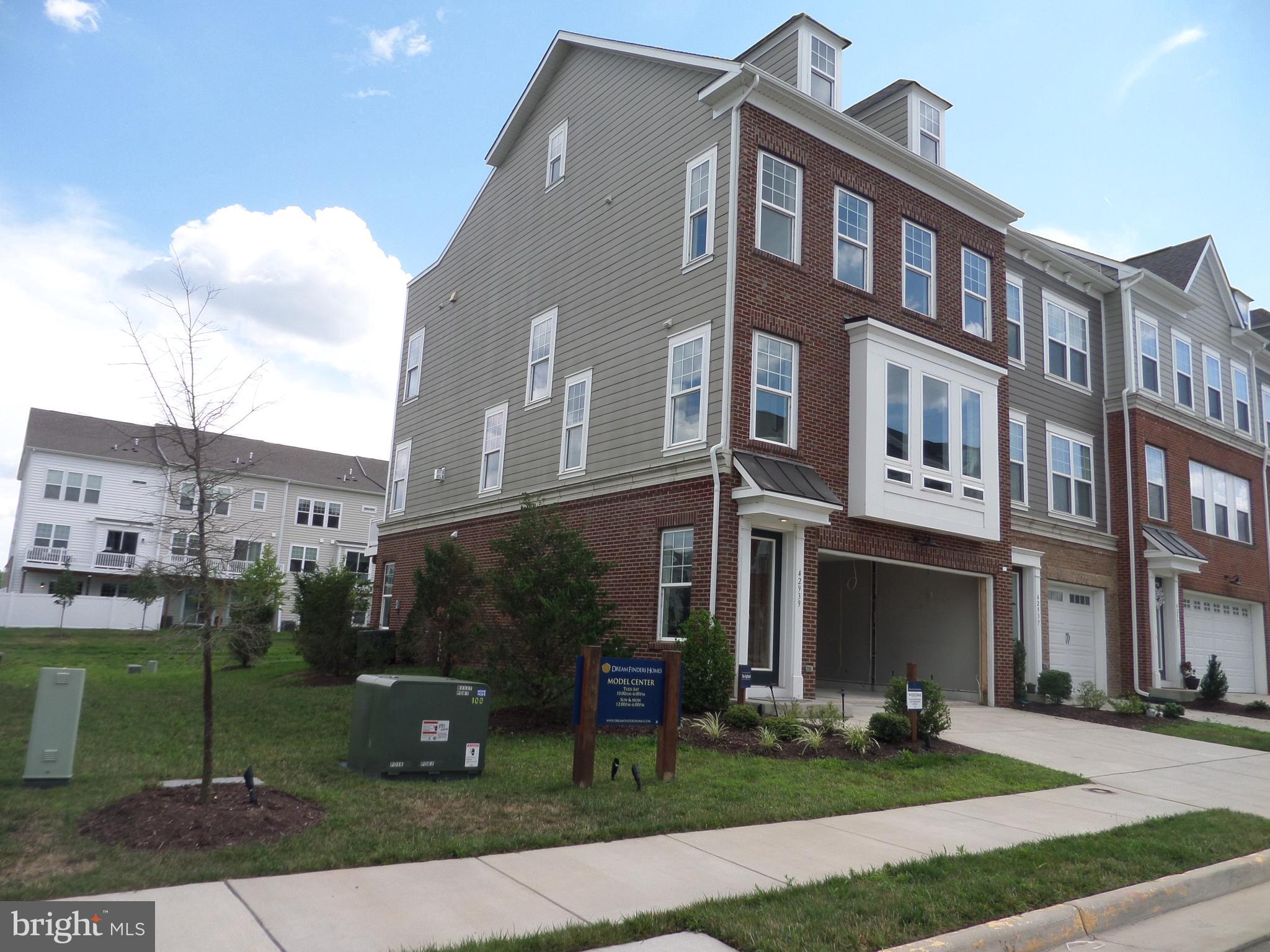 42939 RUNNING CREEK SQUARE