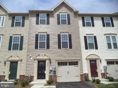 Townhouse For Sale - 418 Charles Avenue<br/> York County, HANOVER, PA 17331