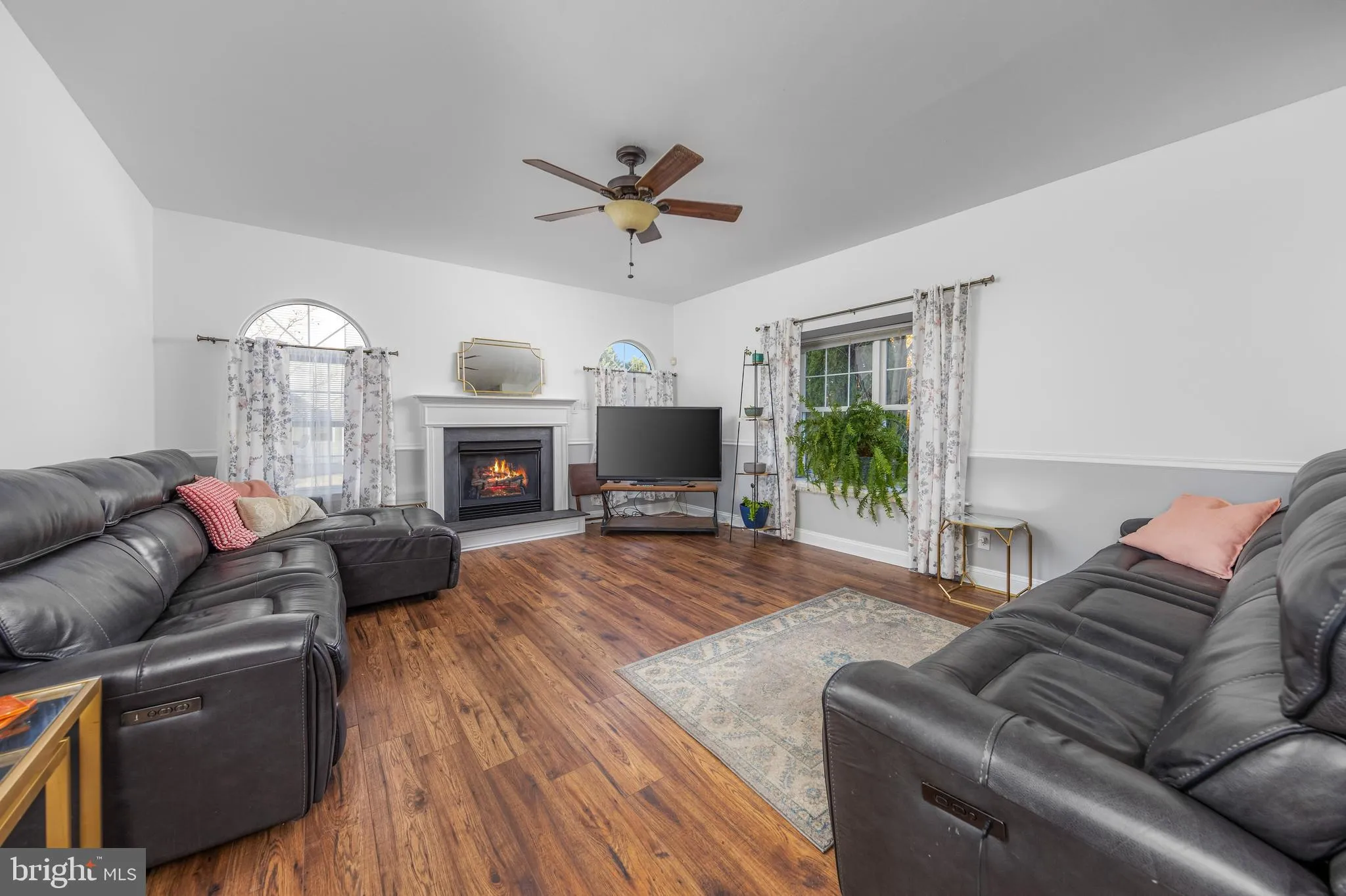 Mullica Hill, New Jersey 08062, United States, 4 Bedrooms Bedrooms, ,3 BathroomsBathrooms,Residential,Pending,18540