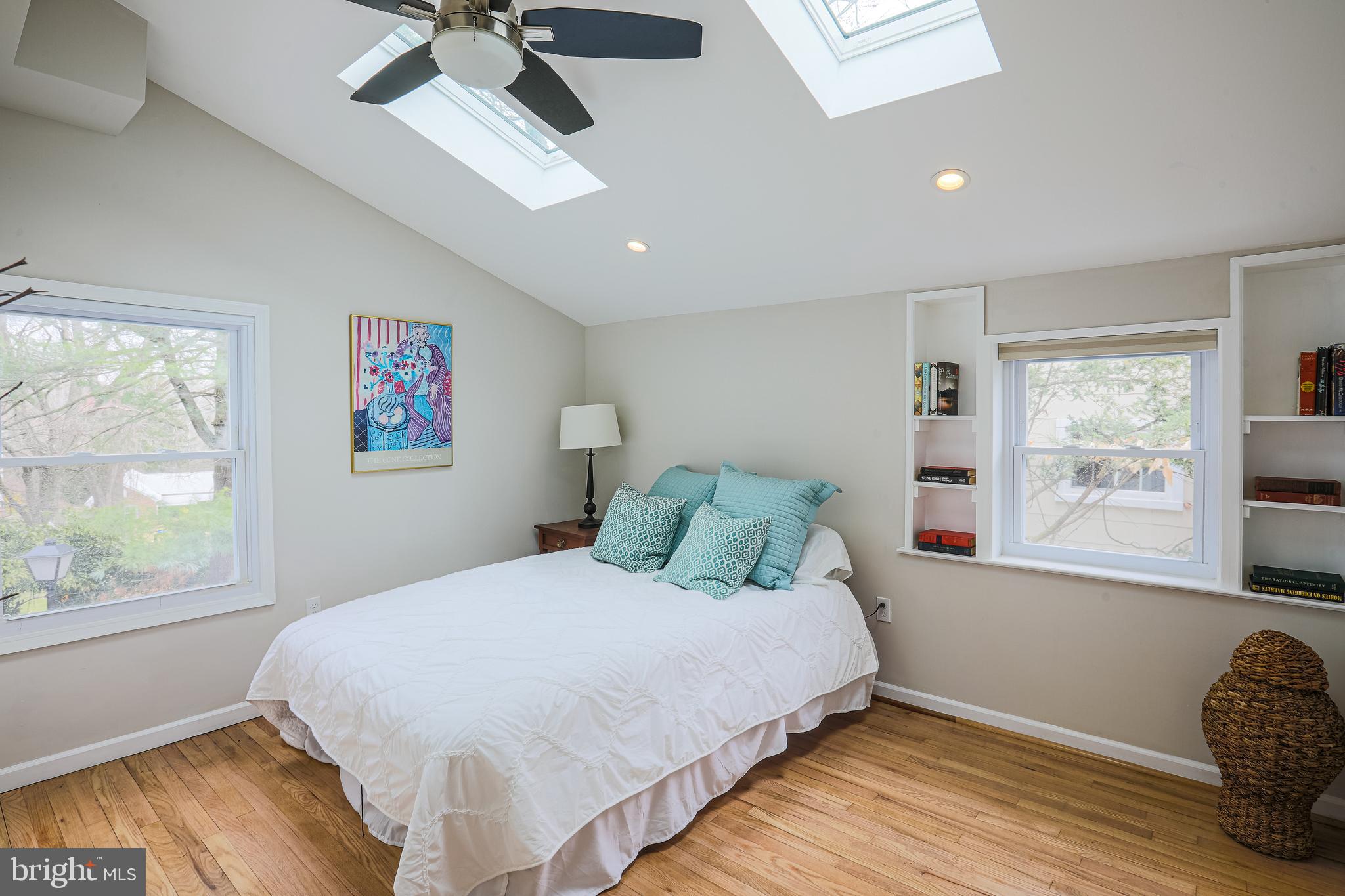 IDLEWOOD - Residential