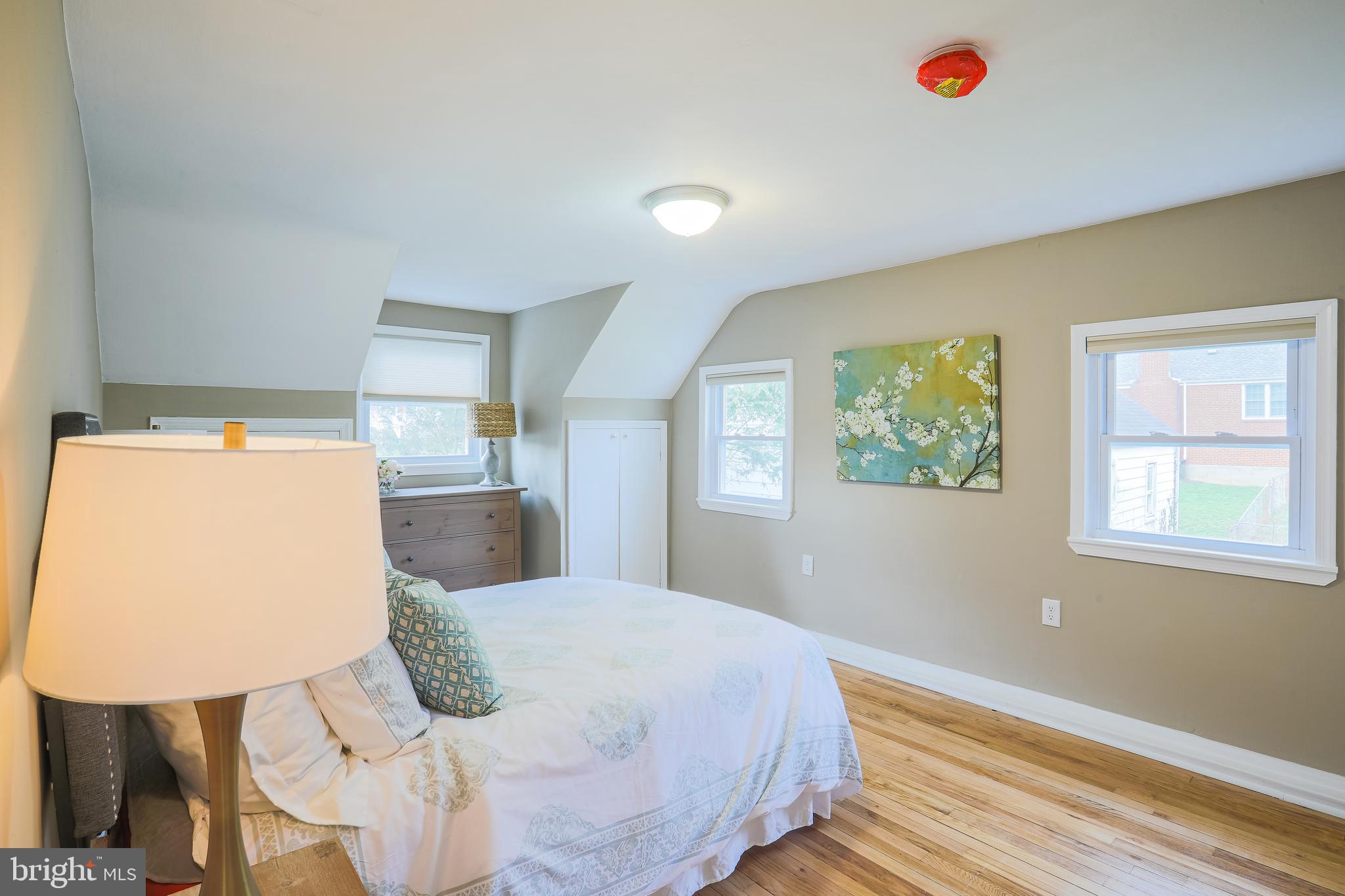 IDLEWOOD - Residential