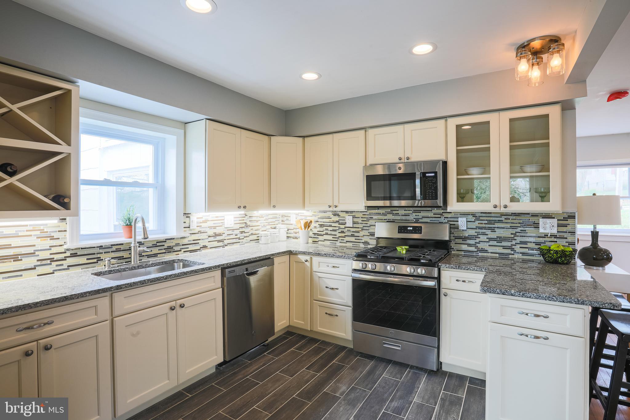 IDLEWOOD - Residential