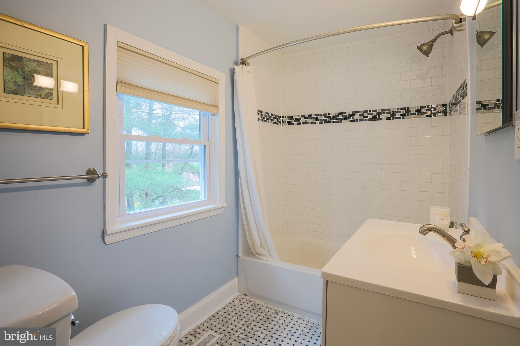 IDLEWOOD - Residential