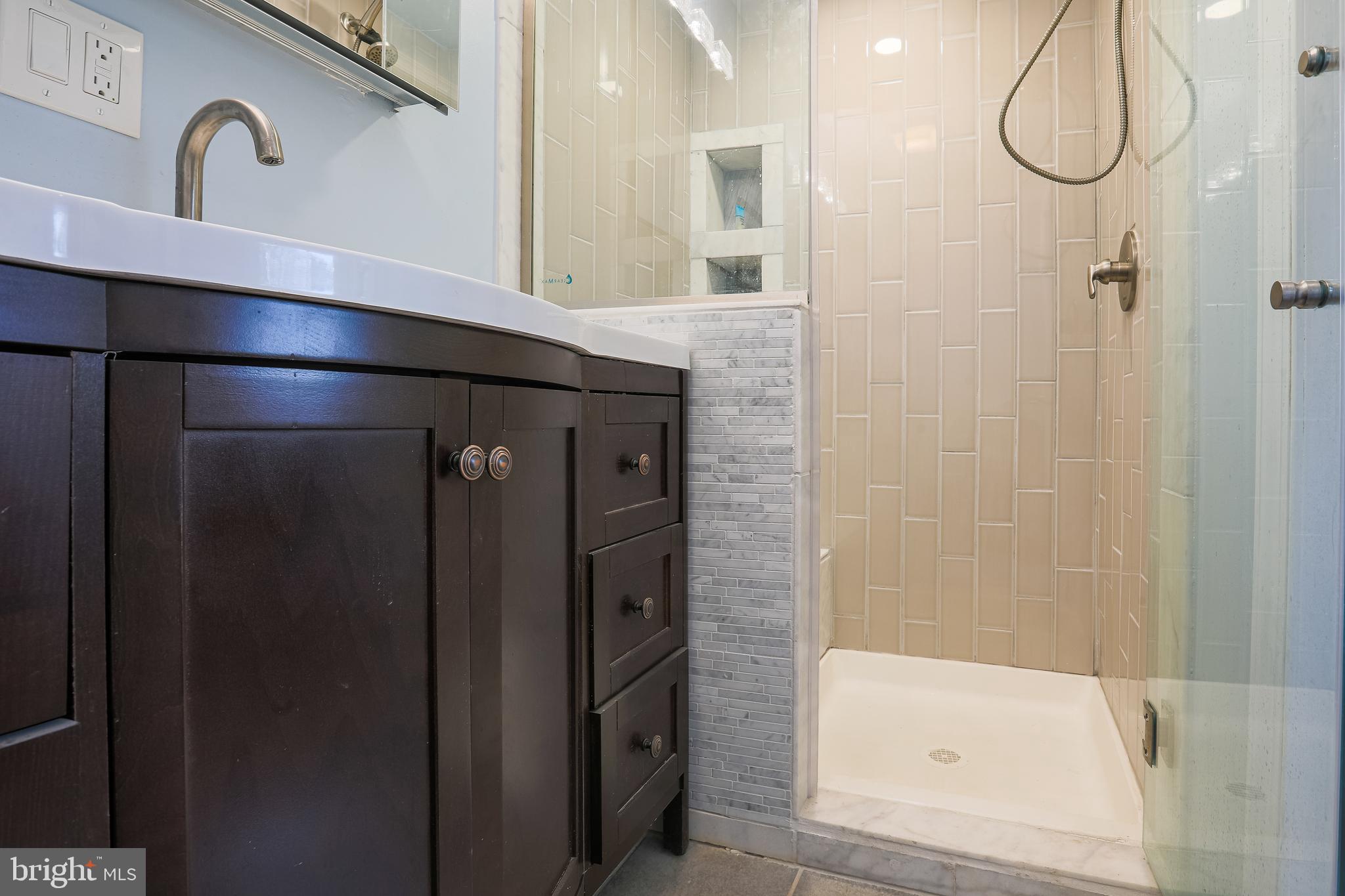 IDLEWOOD - Residential