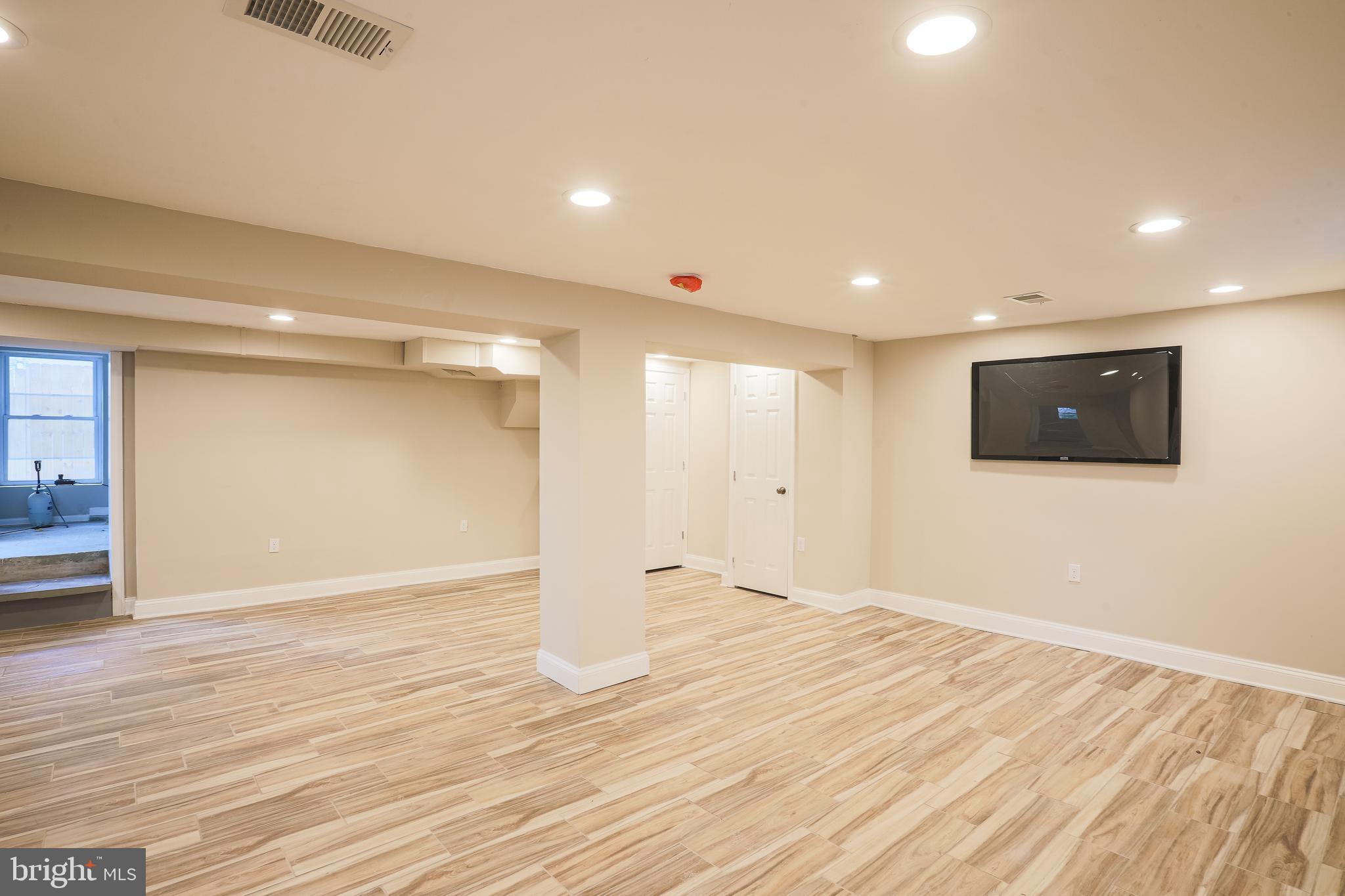 IDLEWOOD - Residential