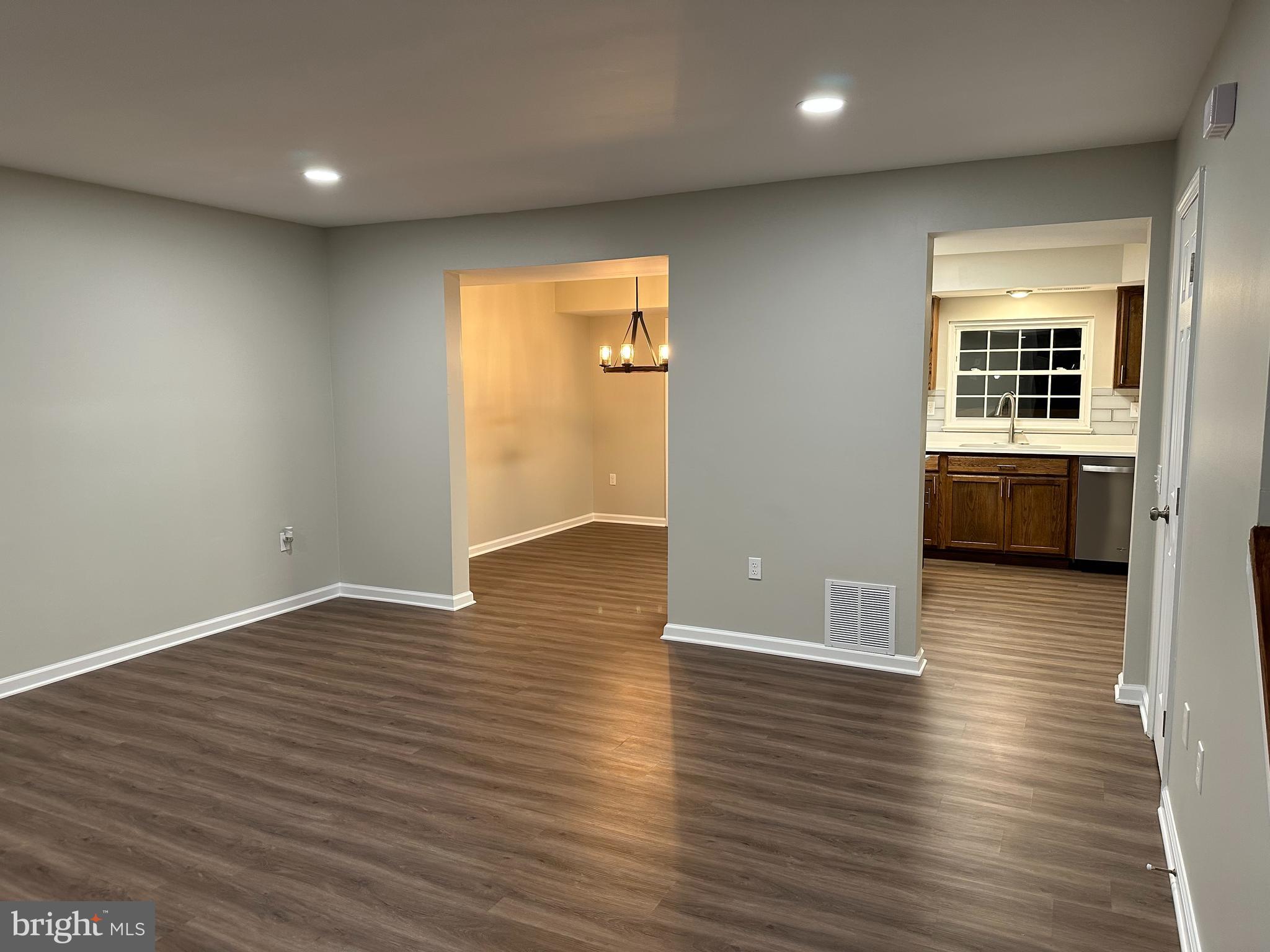 ST CHARLES SUB - LANCASTER - Residential Lease