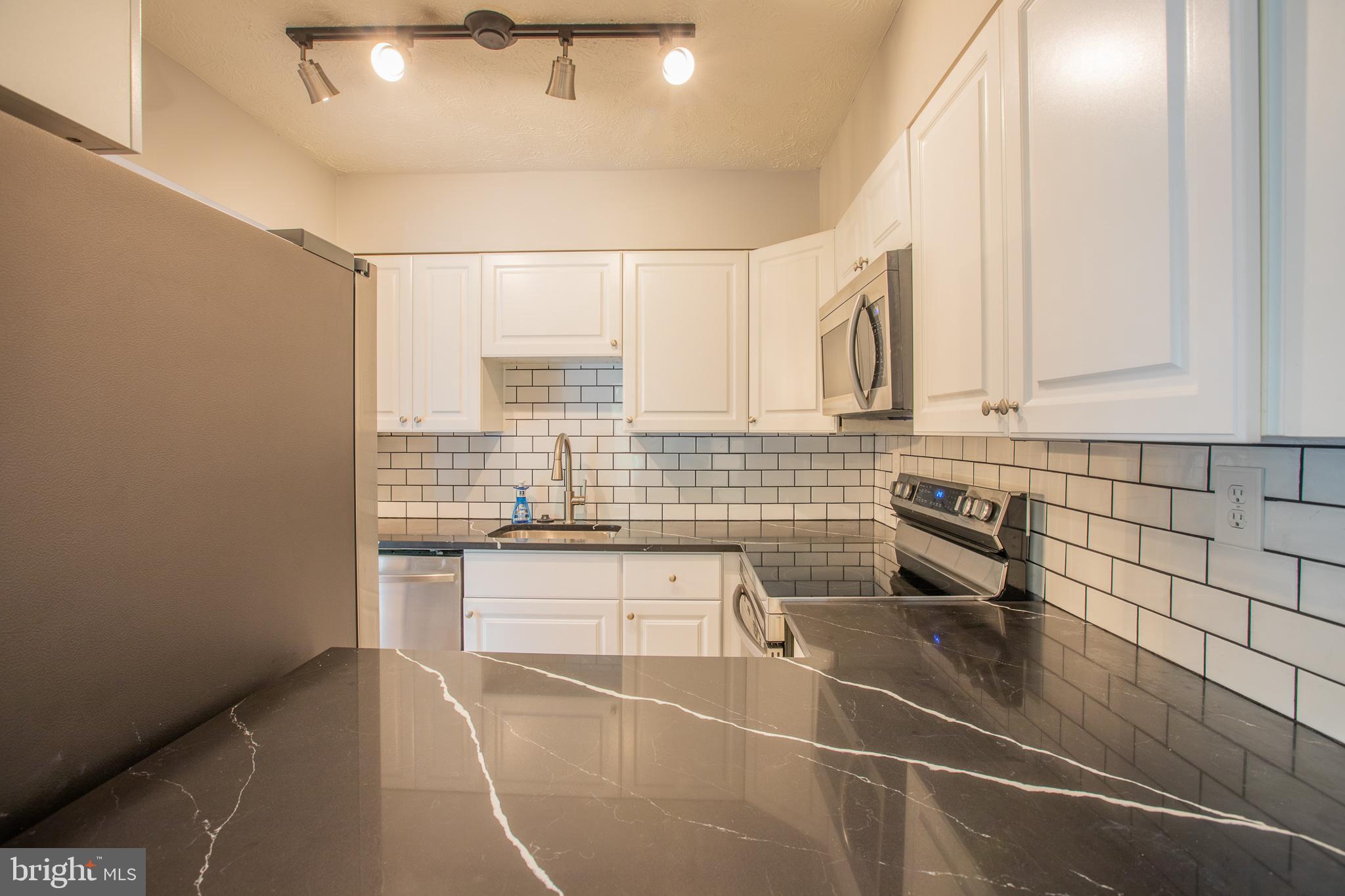 KINGS CONTRIVANCE - Residential Lease