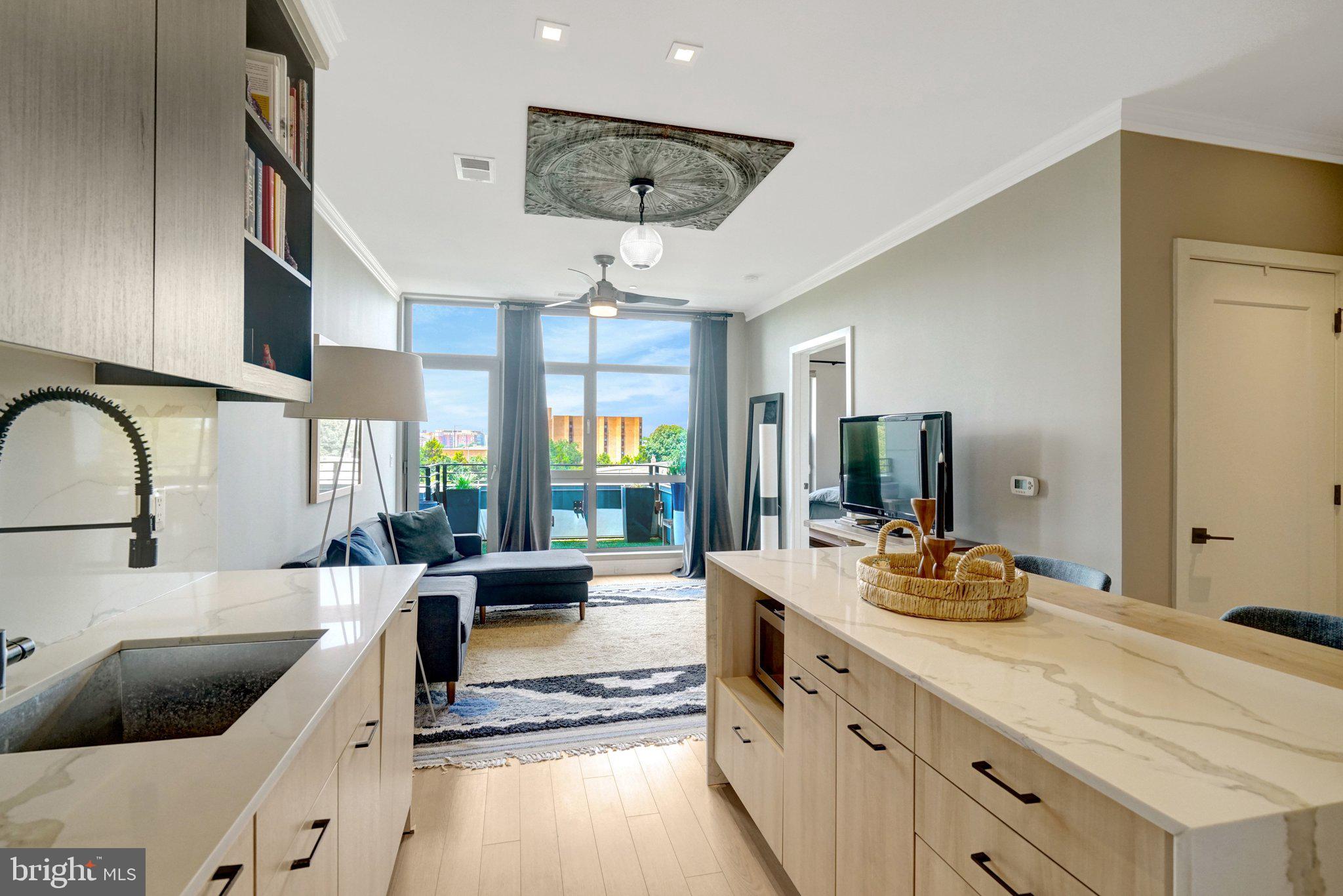 900 11TH STREET SE 405