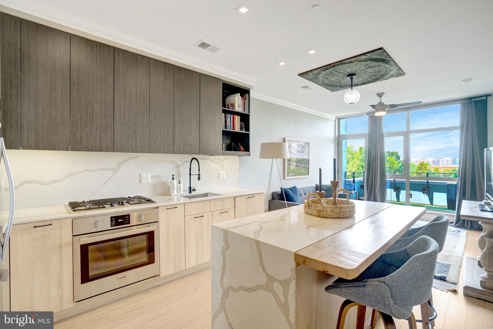 900 11TH STREET SE 405