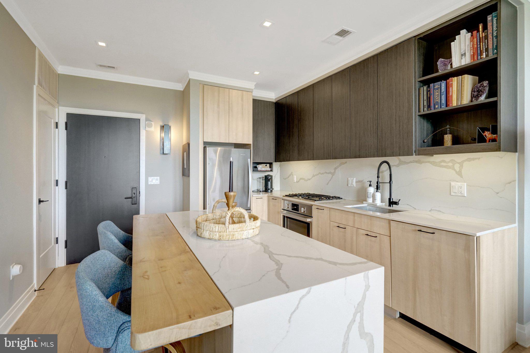 900 11TH STREET SE 405