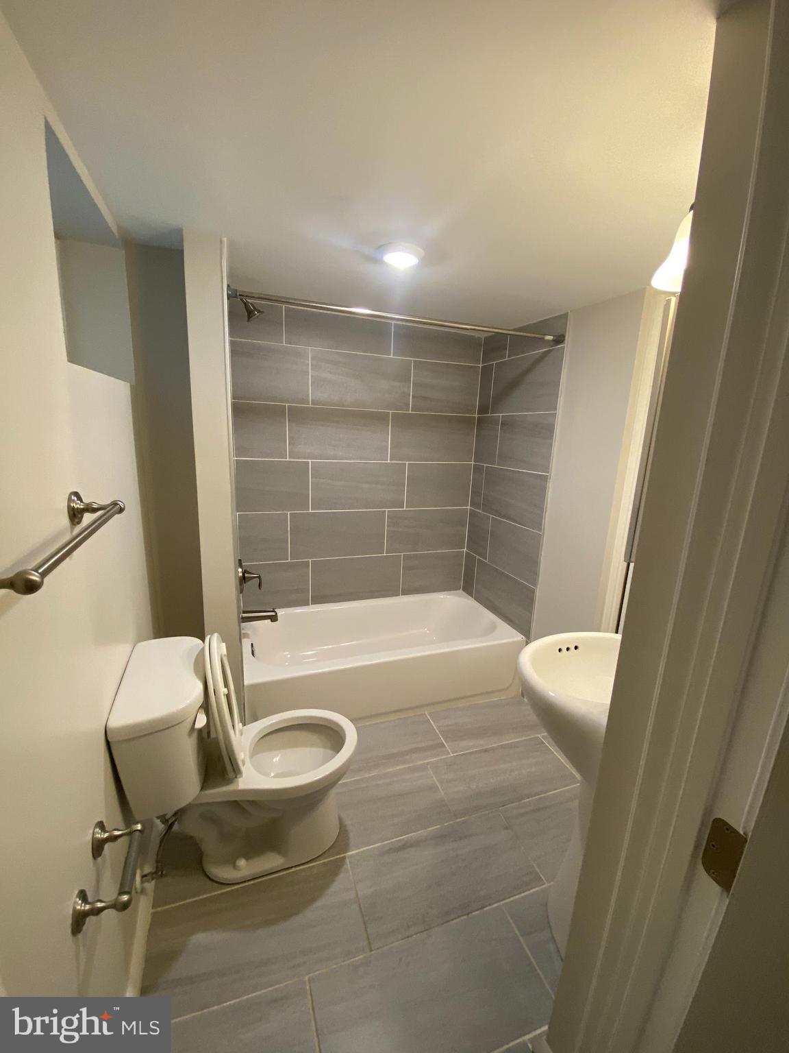 LITTLE ITALY - Residential Lease