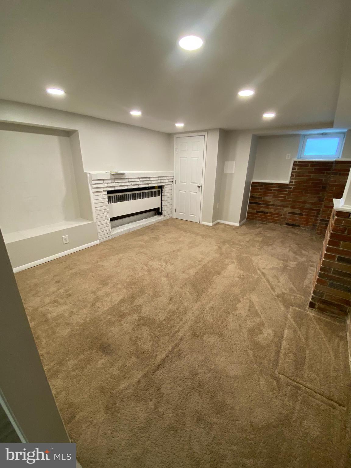 LITTLE ITALY - Residential Lease