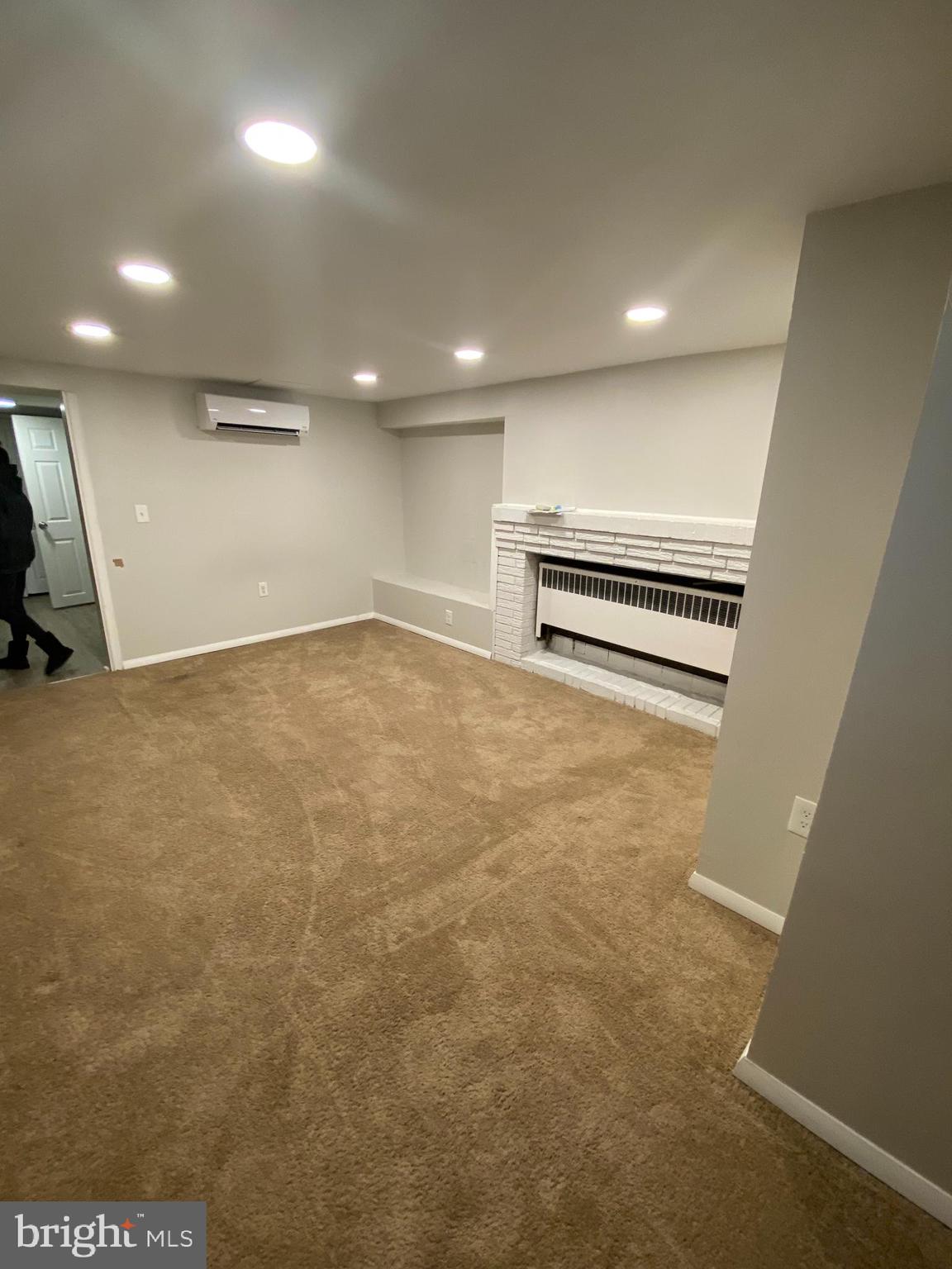 LITTLE ITALY - Residential Lease