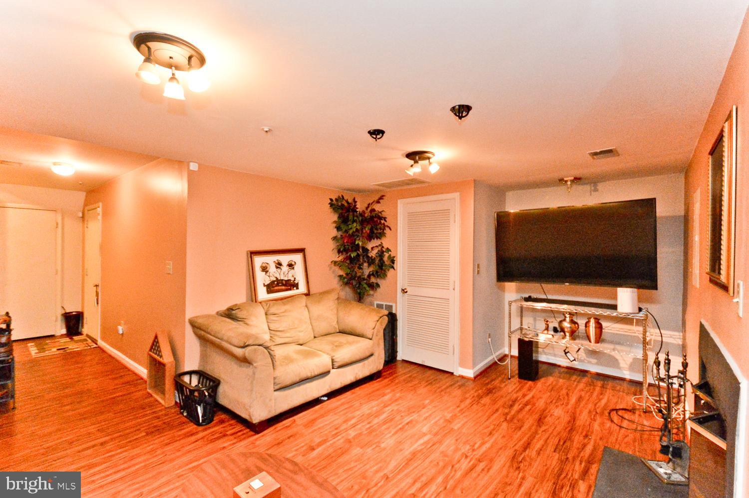 WOOD CREST - Residential