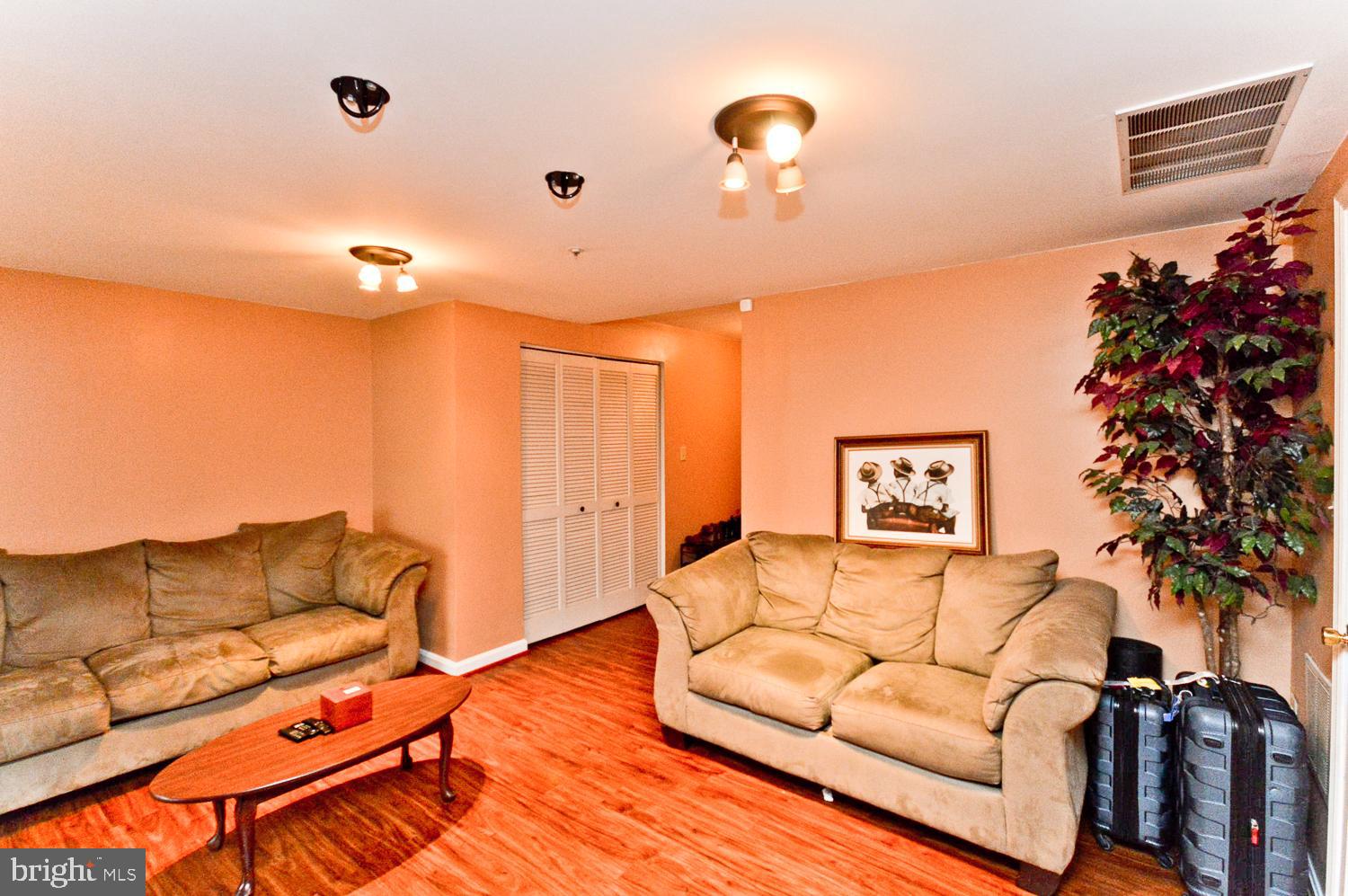 WOOD CREST - Residential