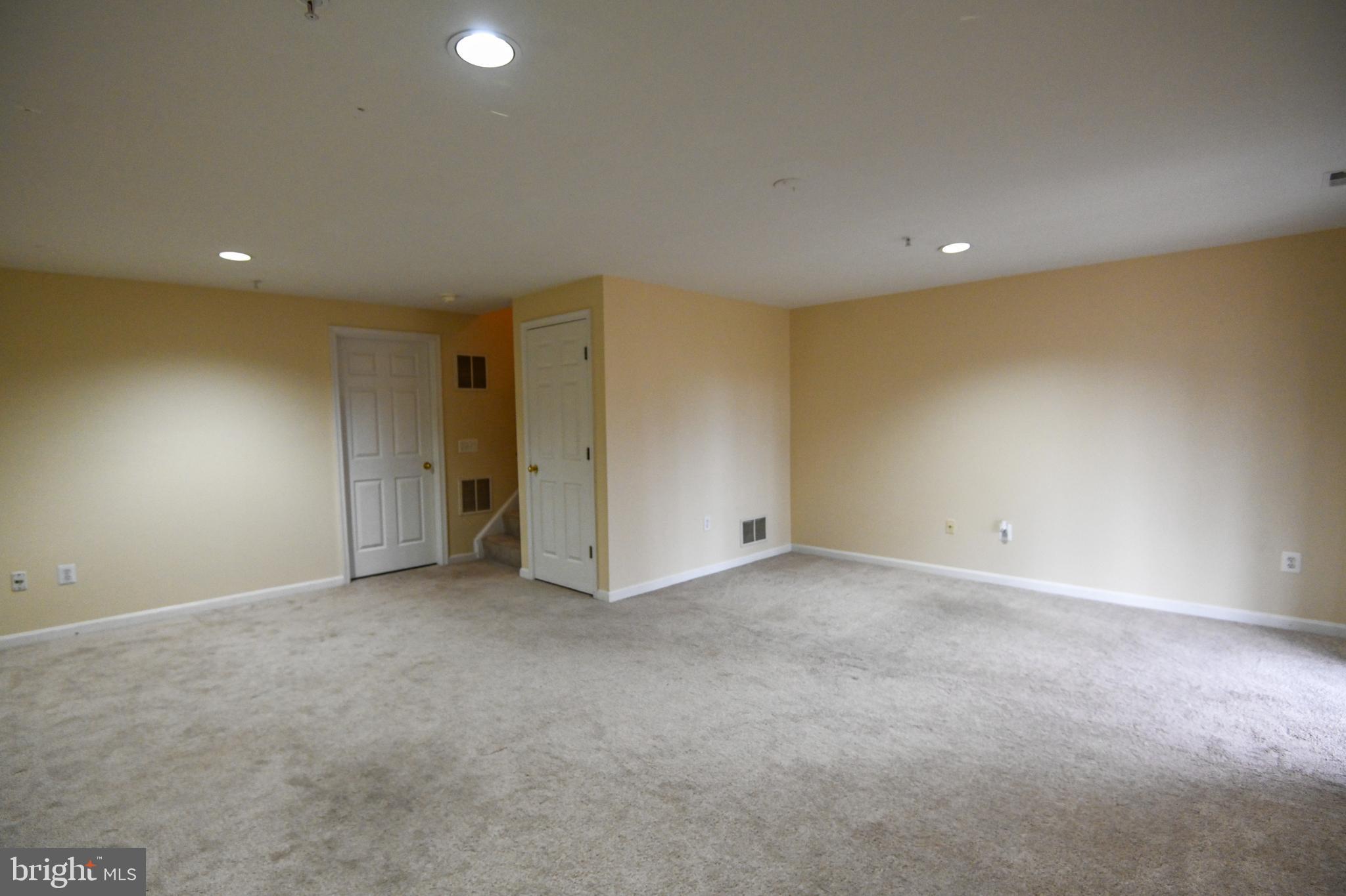 SEVEN OAKS - Residential Lease