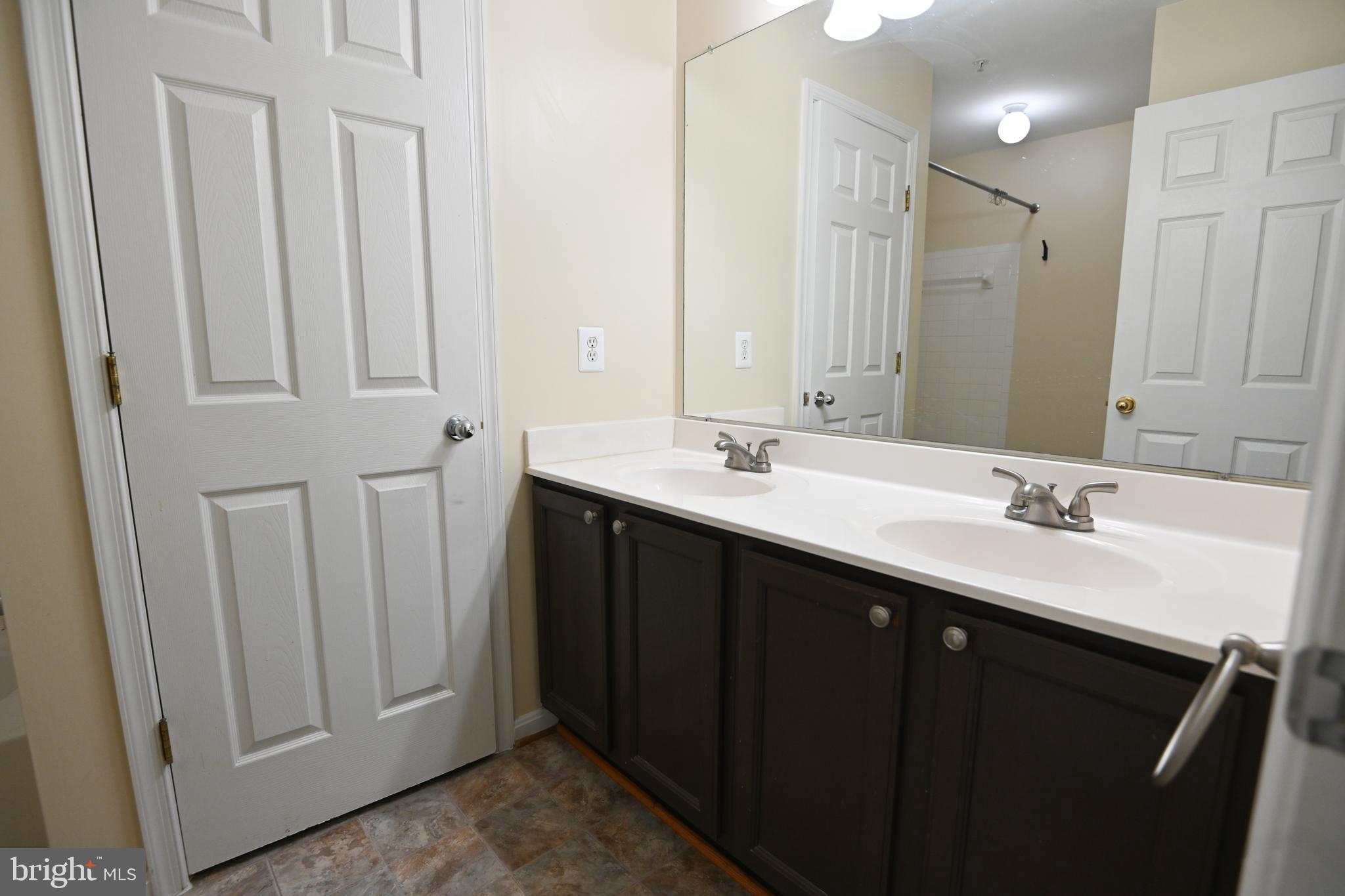 SEVEN OAKS - Residential Lease