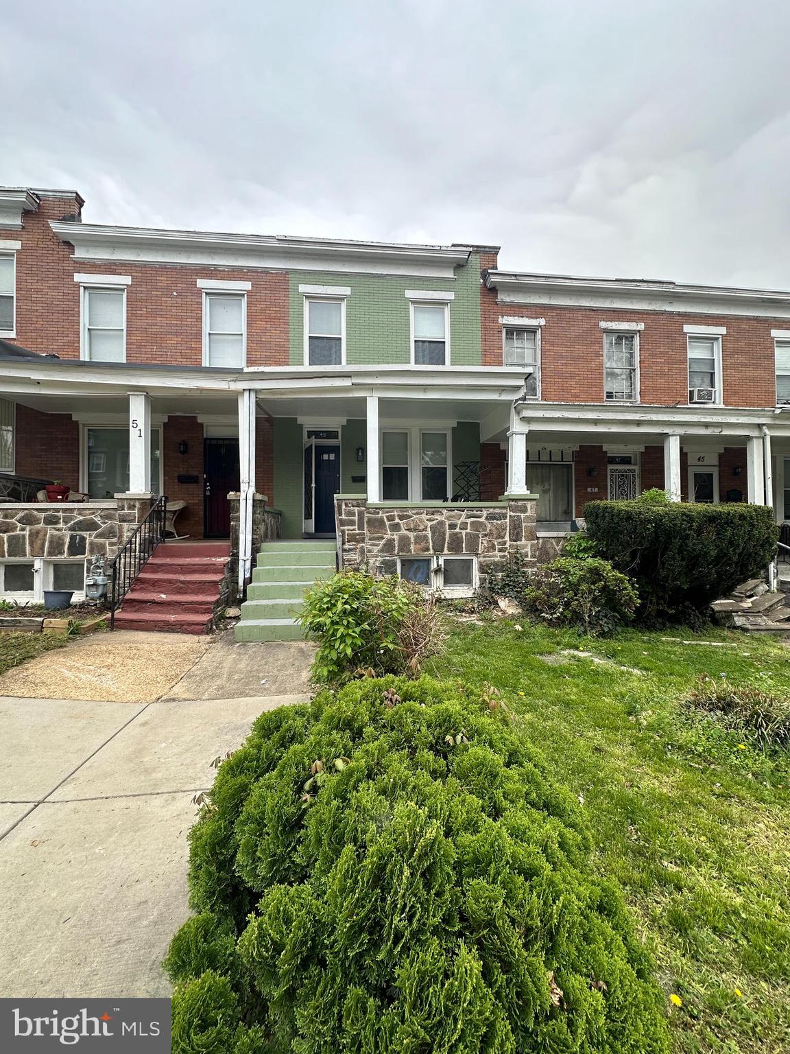 *BASEMENT* Comfort comfortable 1 bed and 1 full bathroom lower level basement. Ready for move in. Private rear entrance.