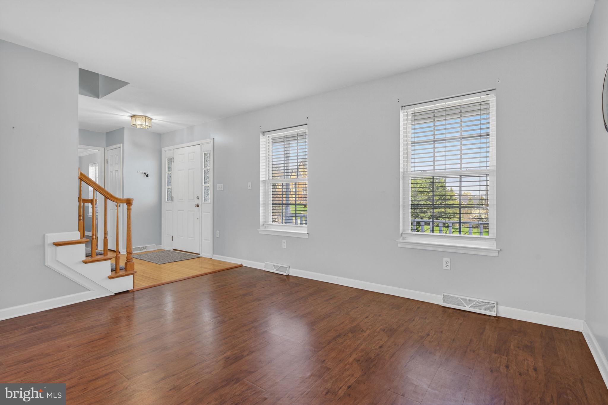 KENDALE HEIGHTS - Residential