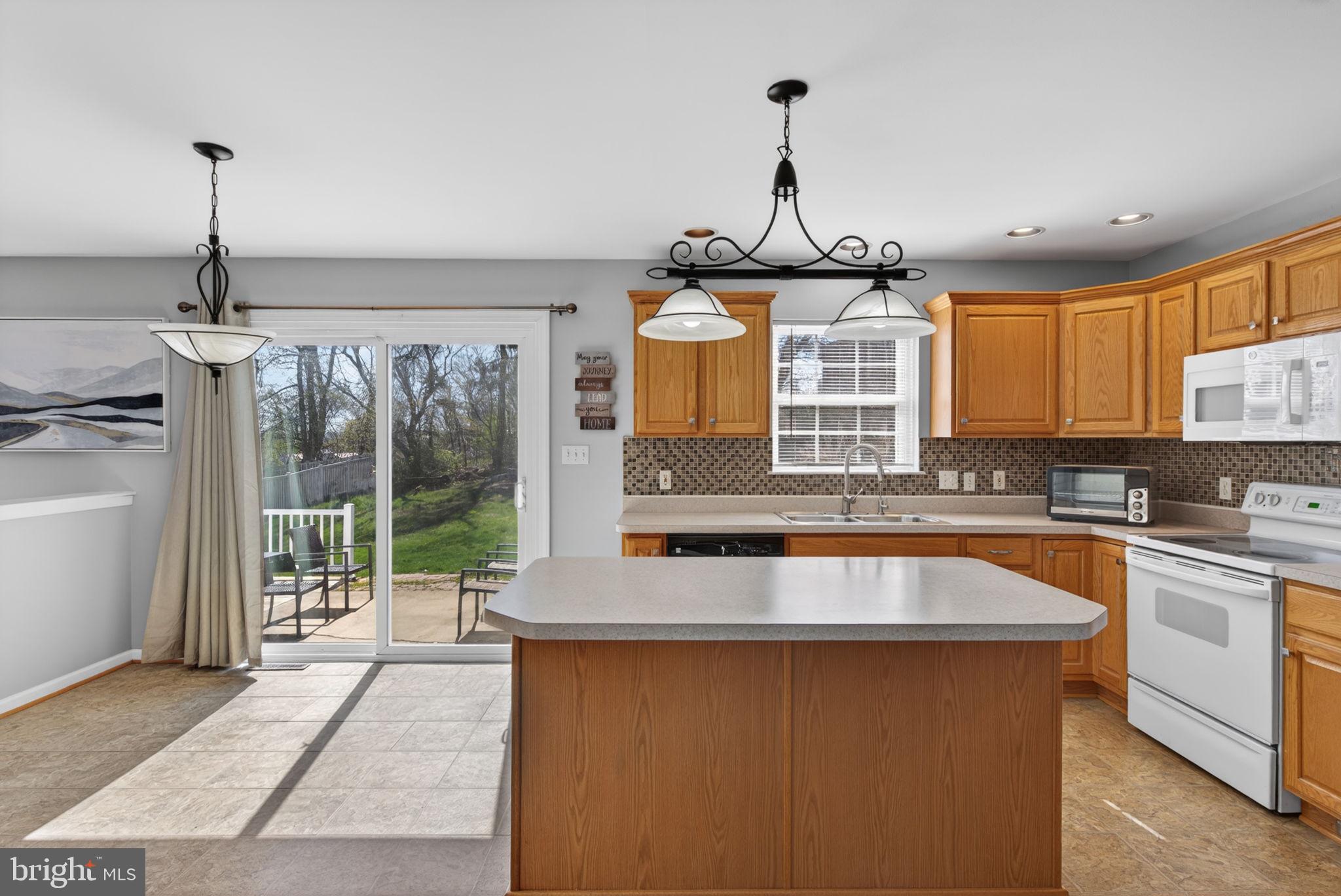 KENDALE HEIGHTS - Residential