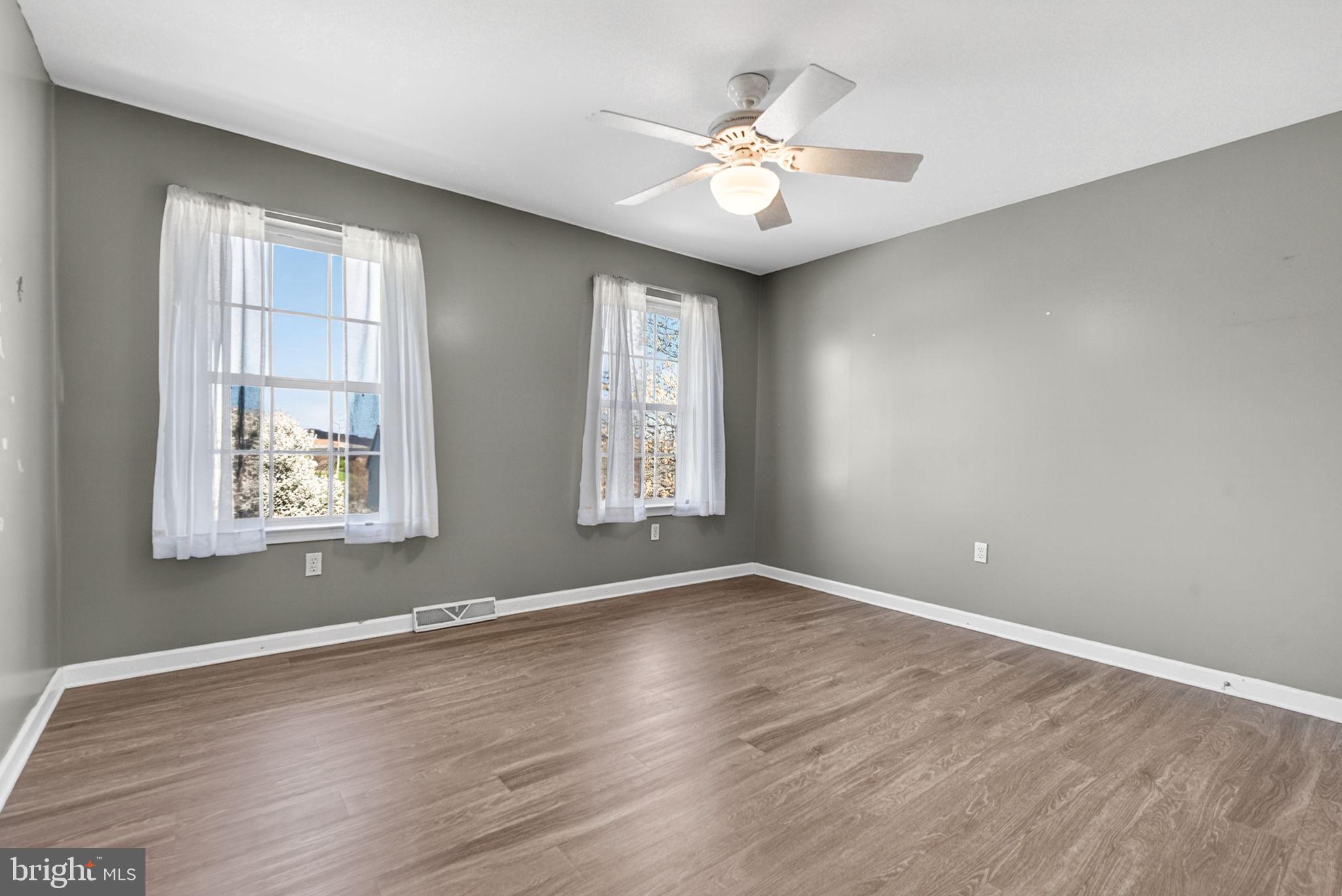 KENDALE HEIGHTS - Residential