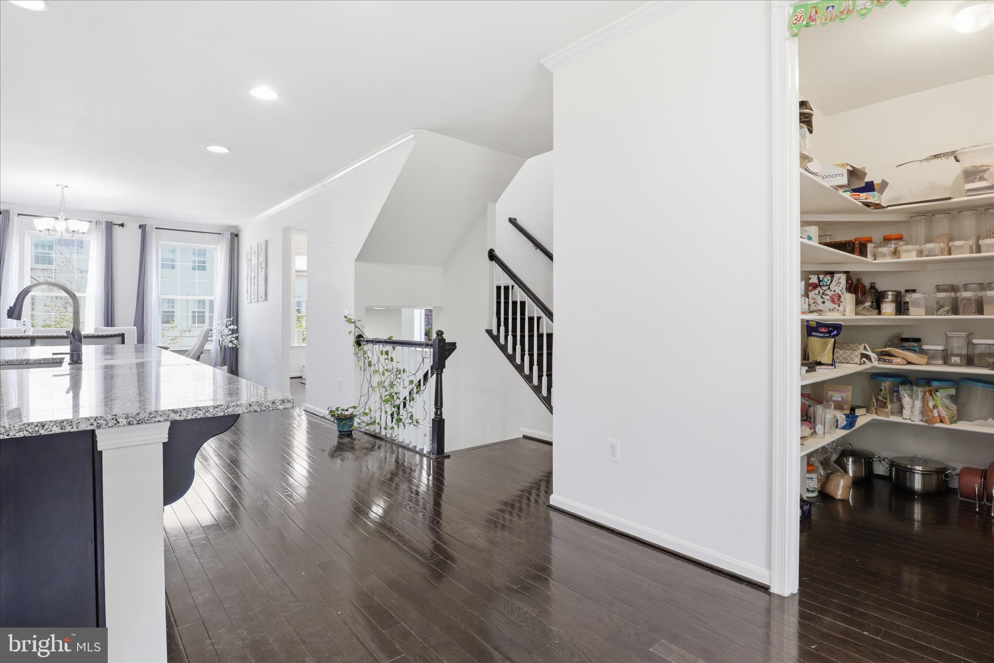ASHBURN KNOLLS - Residential