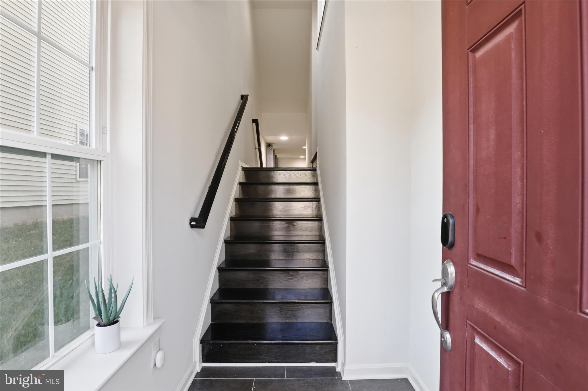 ASHBURN KNOLLS - Residential