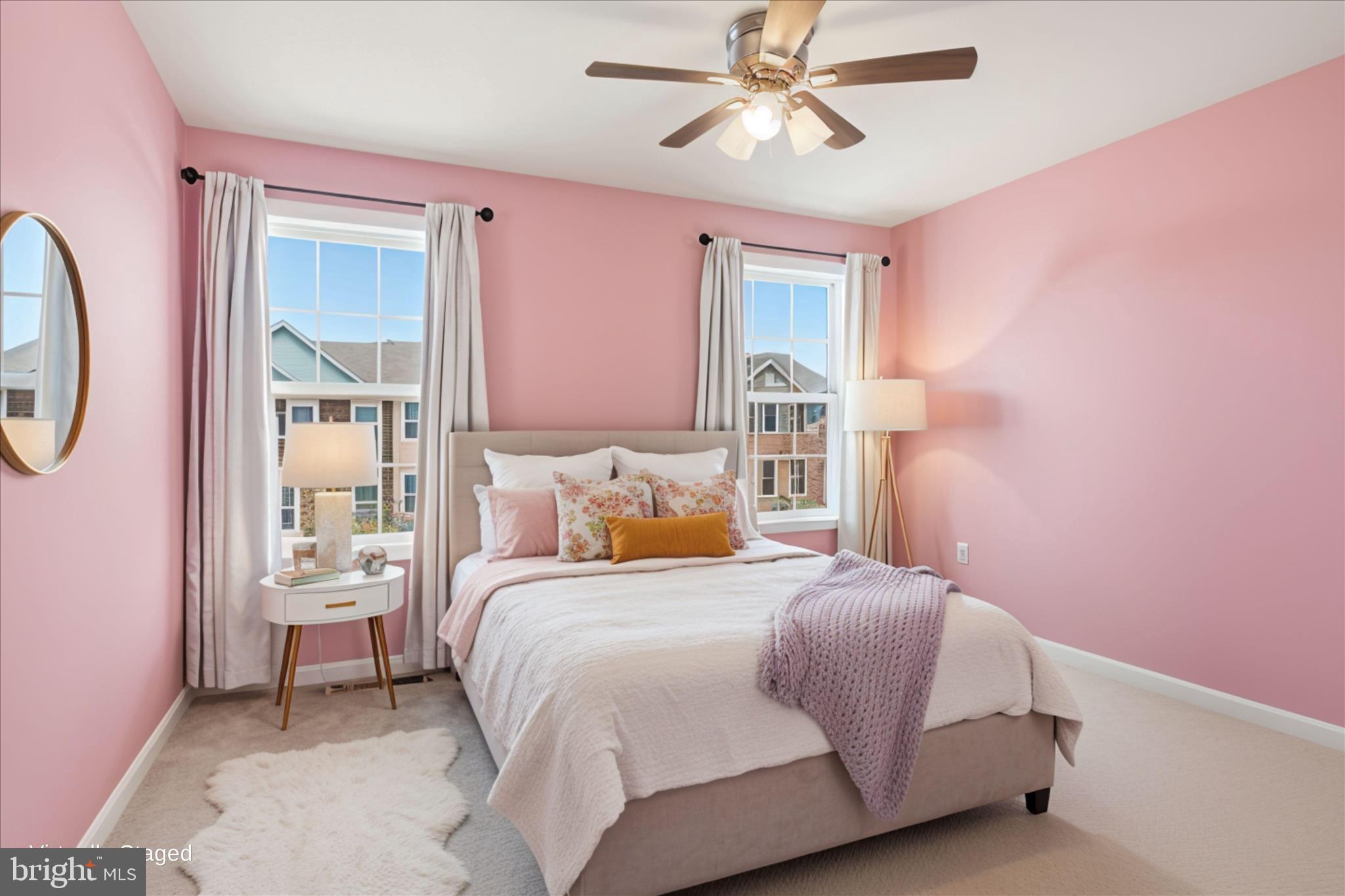 ASHBURN KNOLLS - Residential