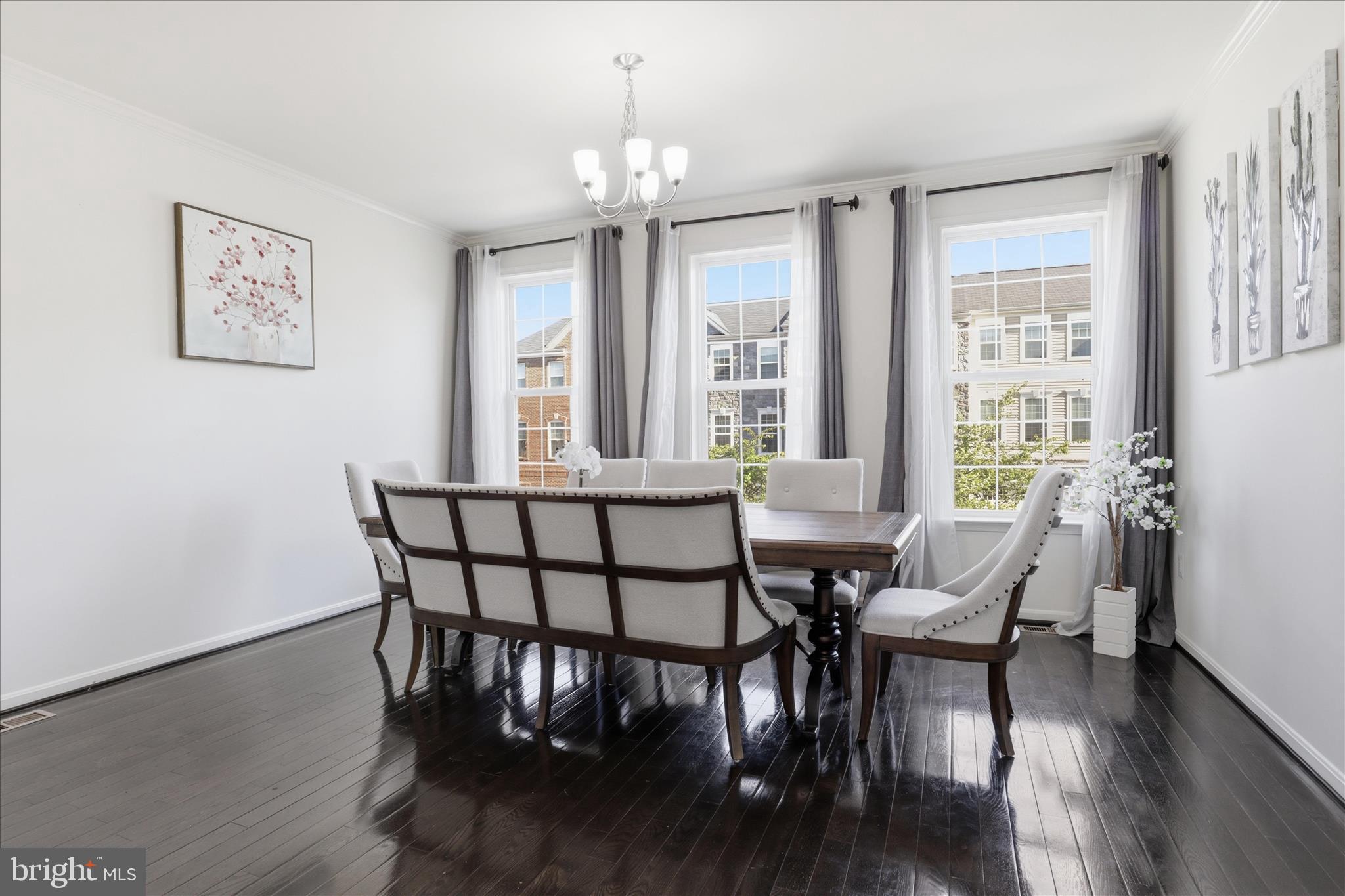 ASHBURN KNOLLS - Residential