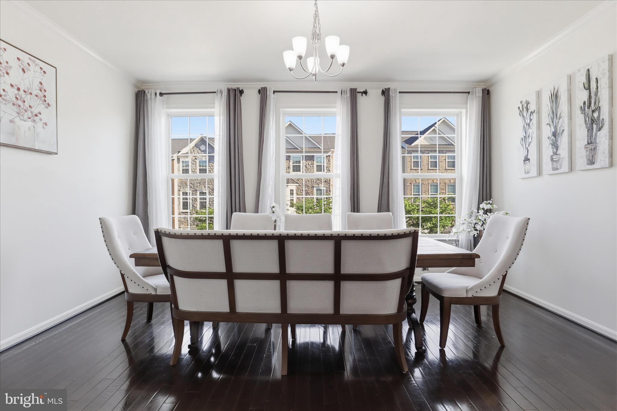 ASHBURN KNOLLS - Residential