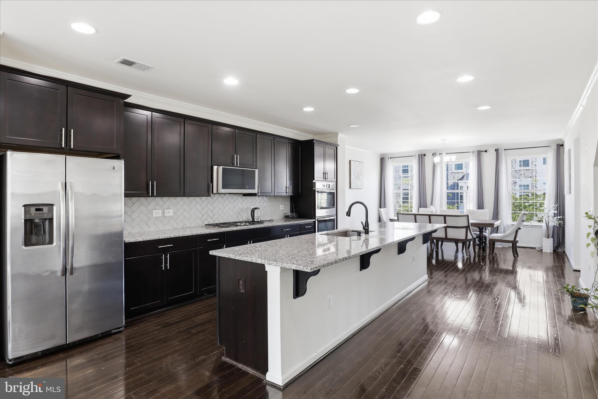 ASHBURN KNOLLS - Residential
