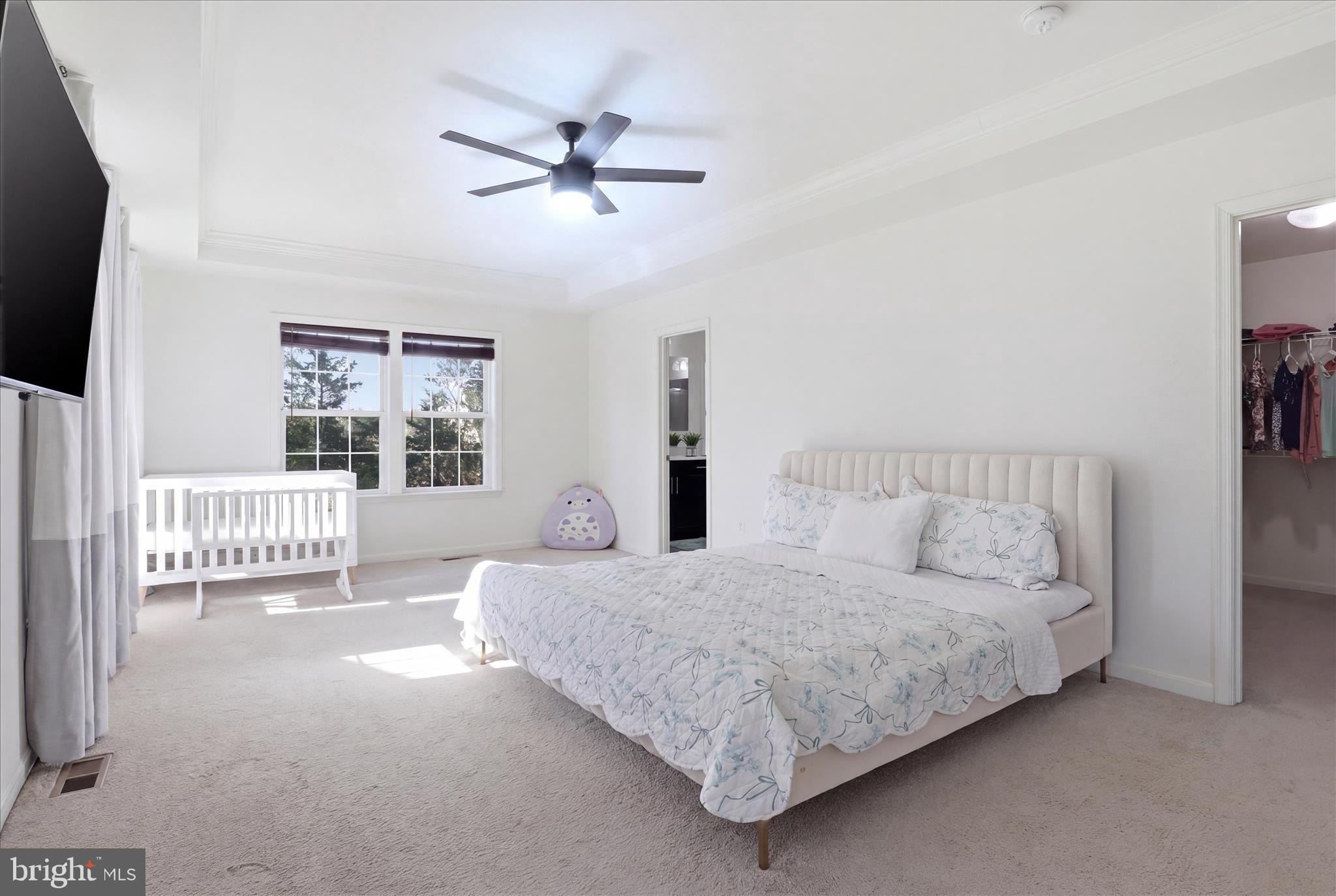 ASHBURN KNOLLS - Residential