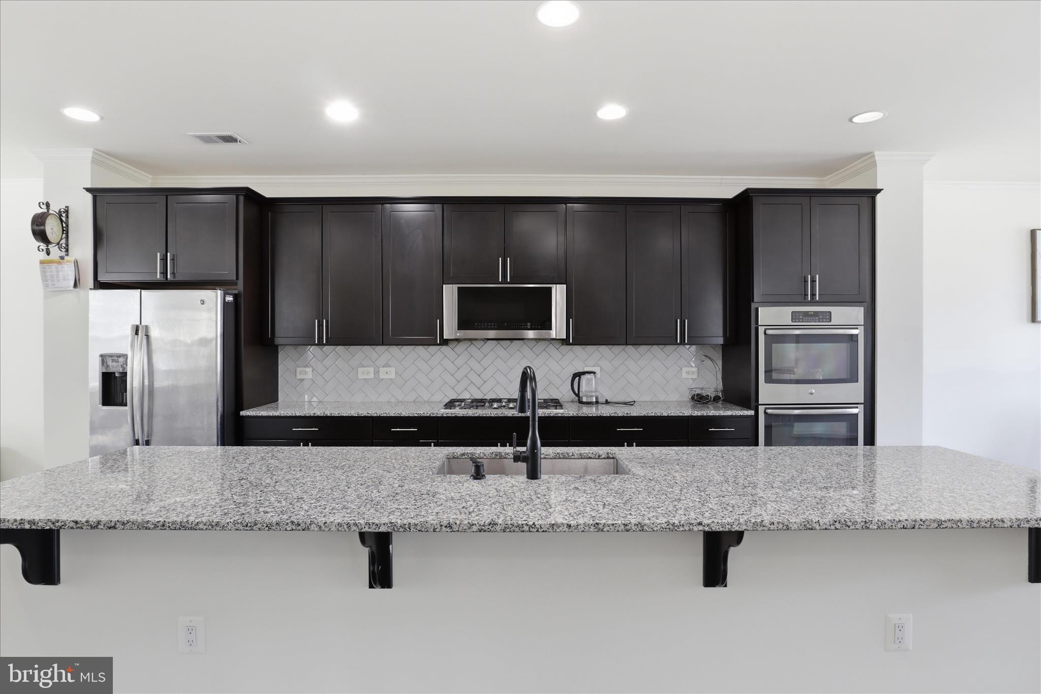 ASHBURN KNOLLS - Residential