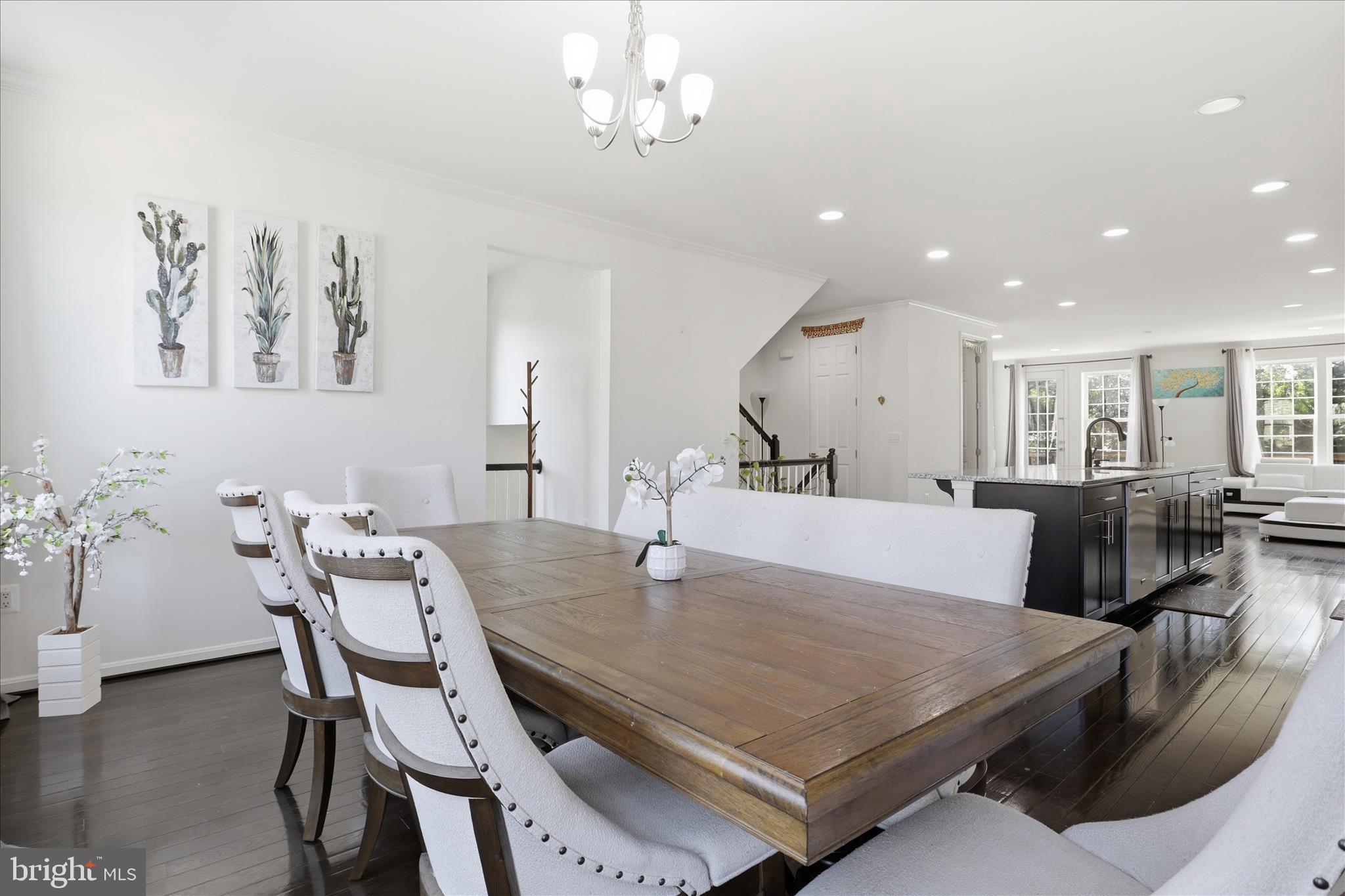 ASHBURN KNOLLS - Residential