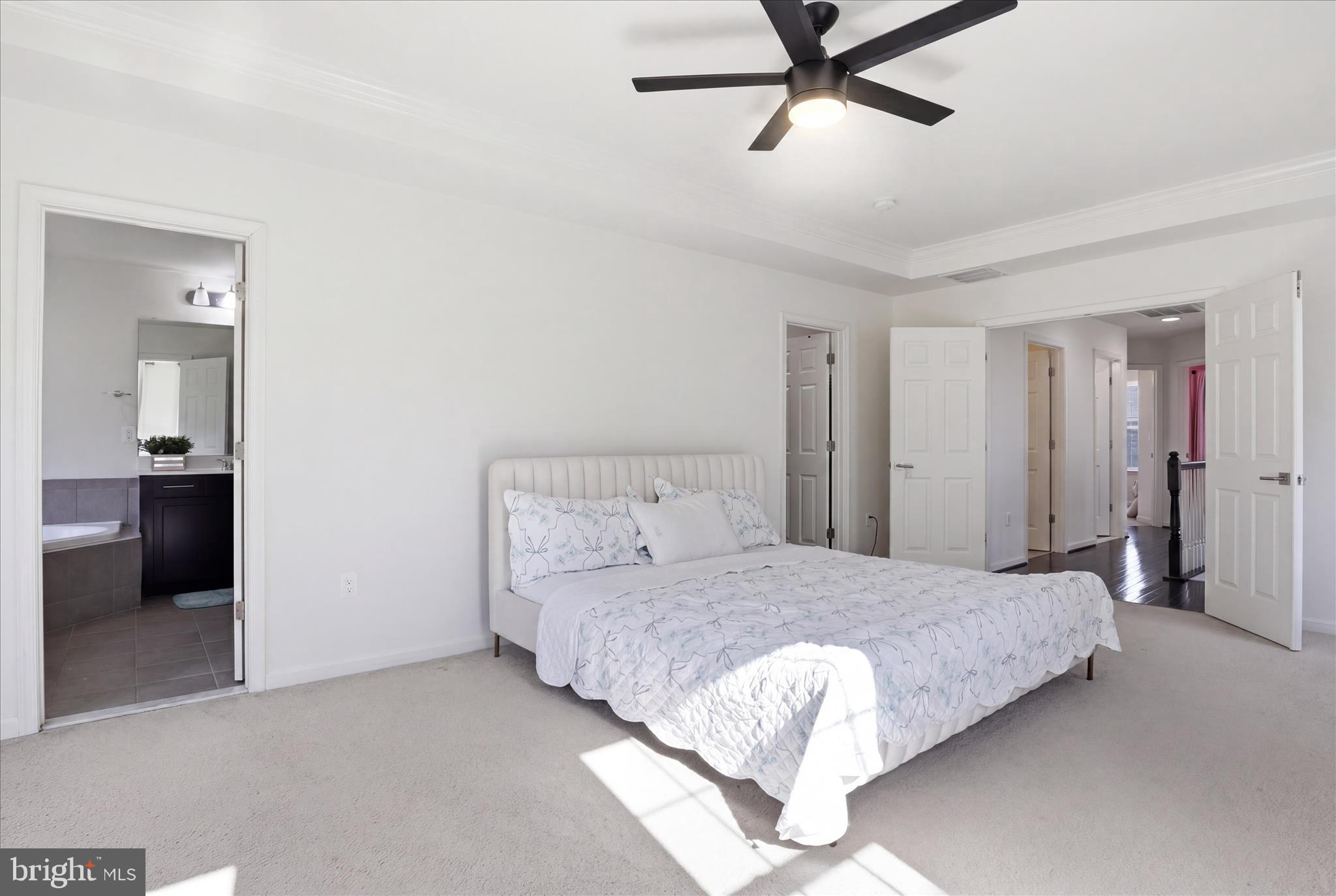 ASHBURN KNOLLS - Residential