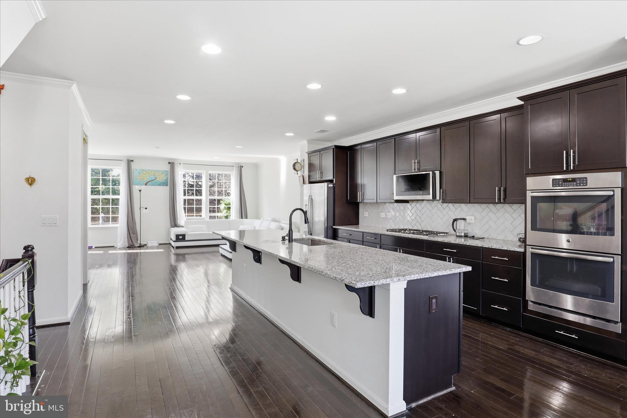 ASHBURN KNOLLS - Residential