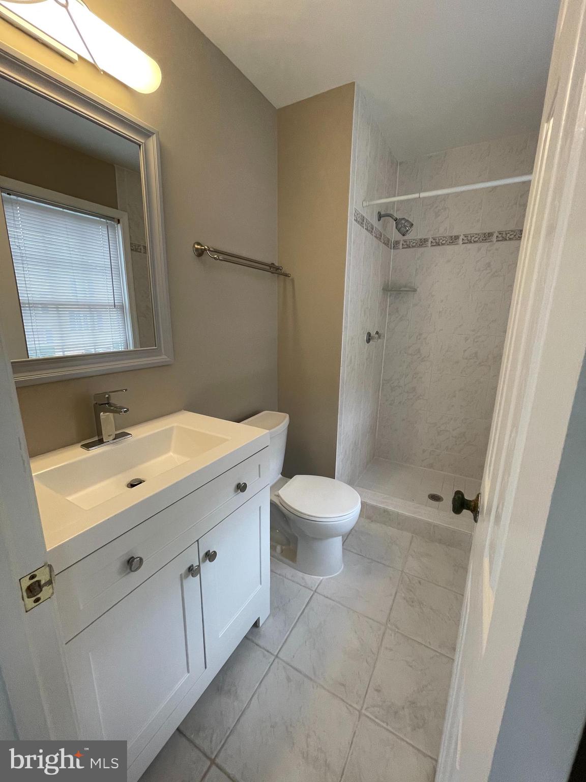 LAKE BRADDOCK - Residential Lease